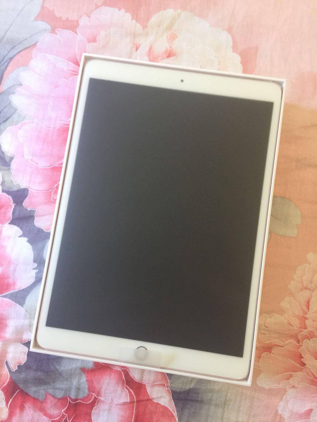 iPad Pro 10.5インチ 256GB Wi-Fi MPDY2LL/A Amazon.com : Apple 10.5in iPad Pro 256GB, Wi-Fi, Space Gray