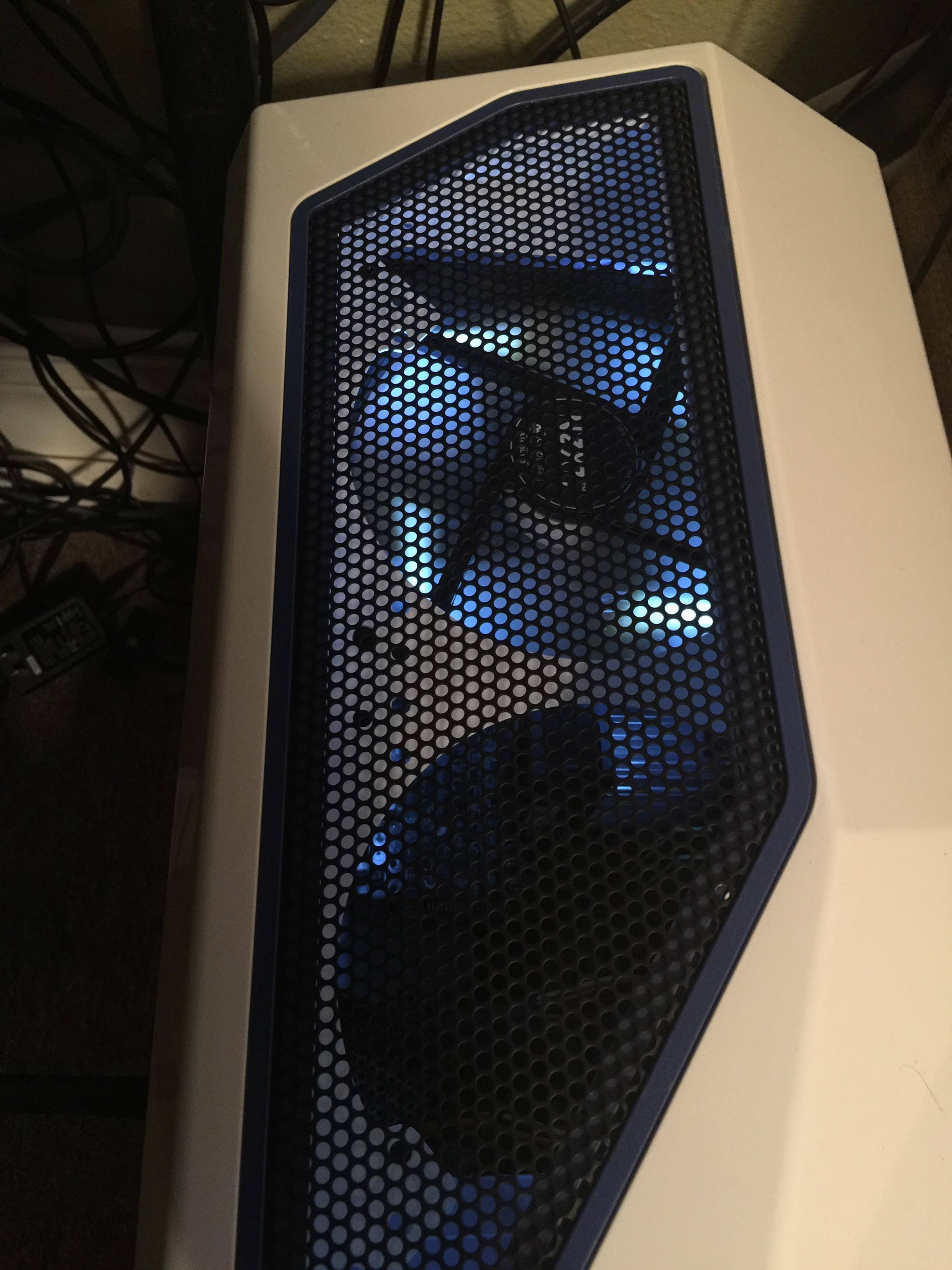 Top View it will fit a 120MM or 140mm dual fan, click to load a larger version