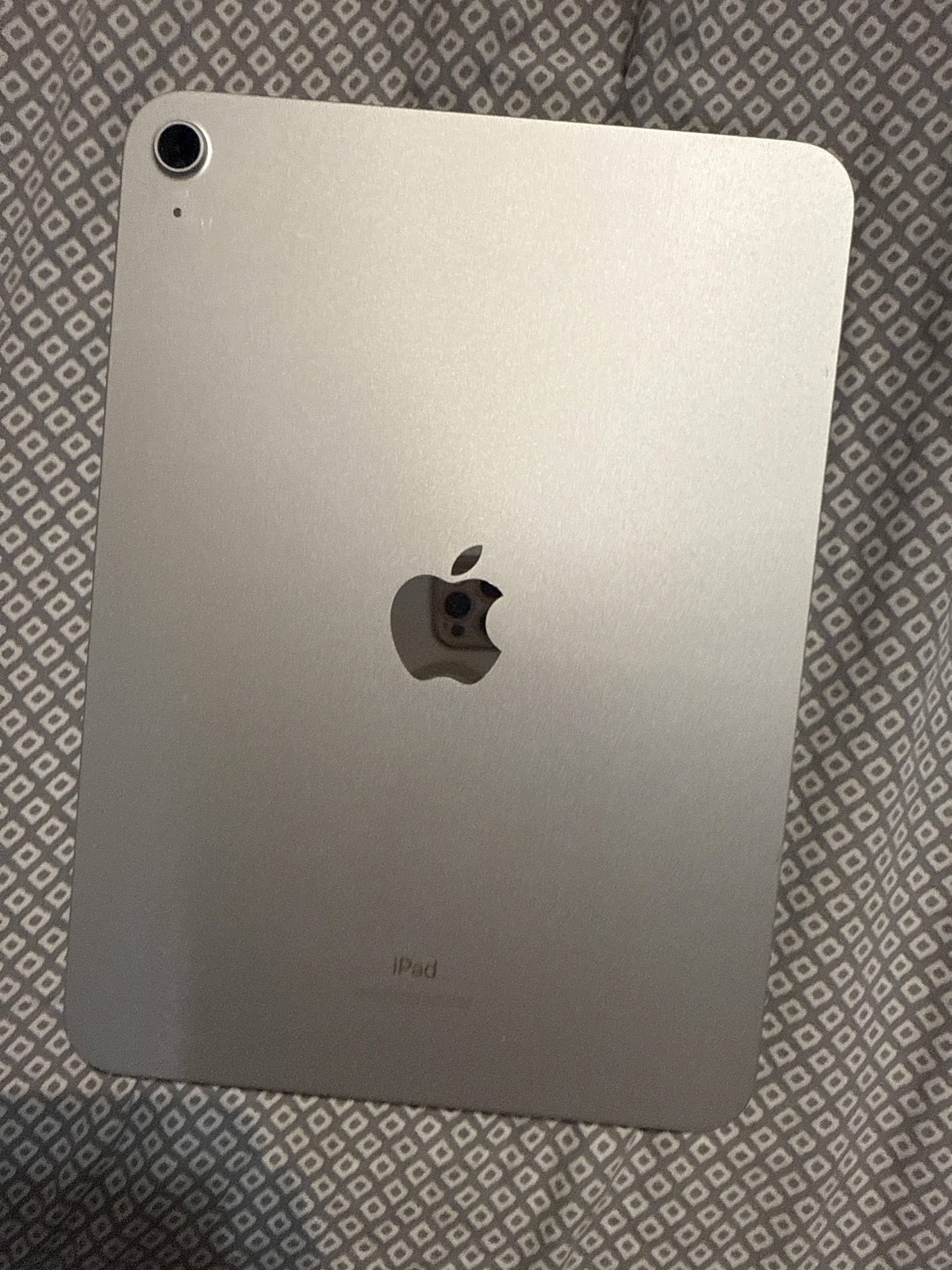 Apple 10.9 Inch iPad (10th Generation) with Wi Fi 64GB Silver