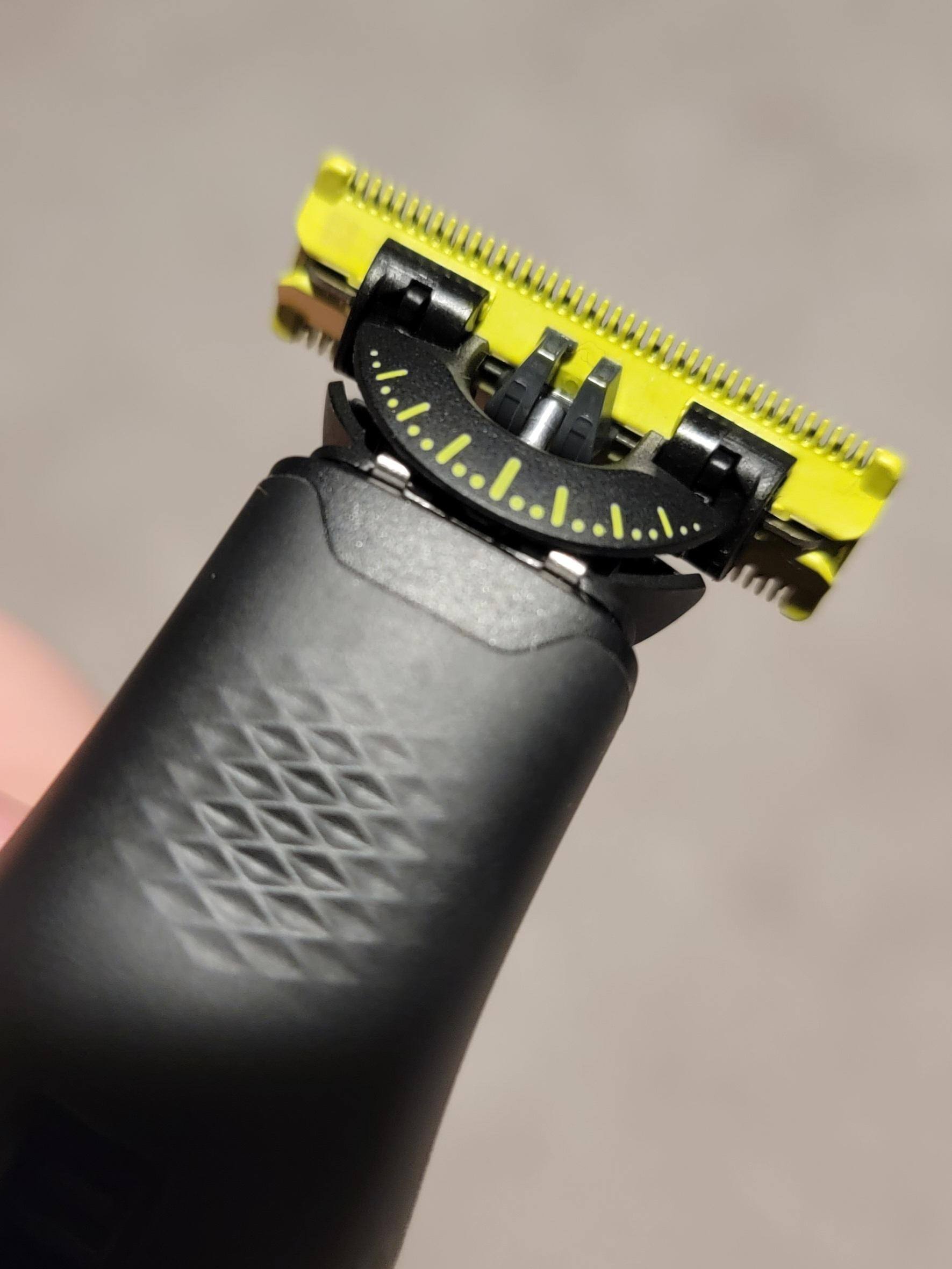 Shown with shaver (sold separately), click to load a larger version