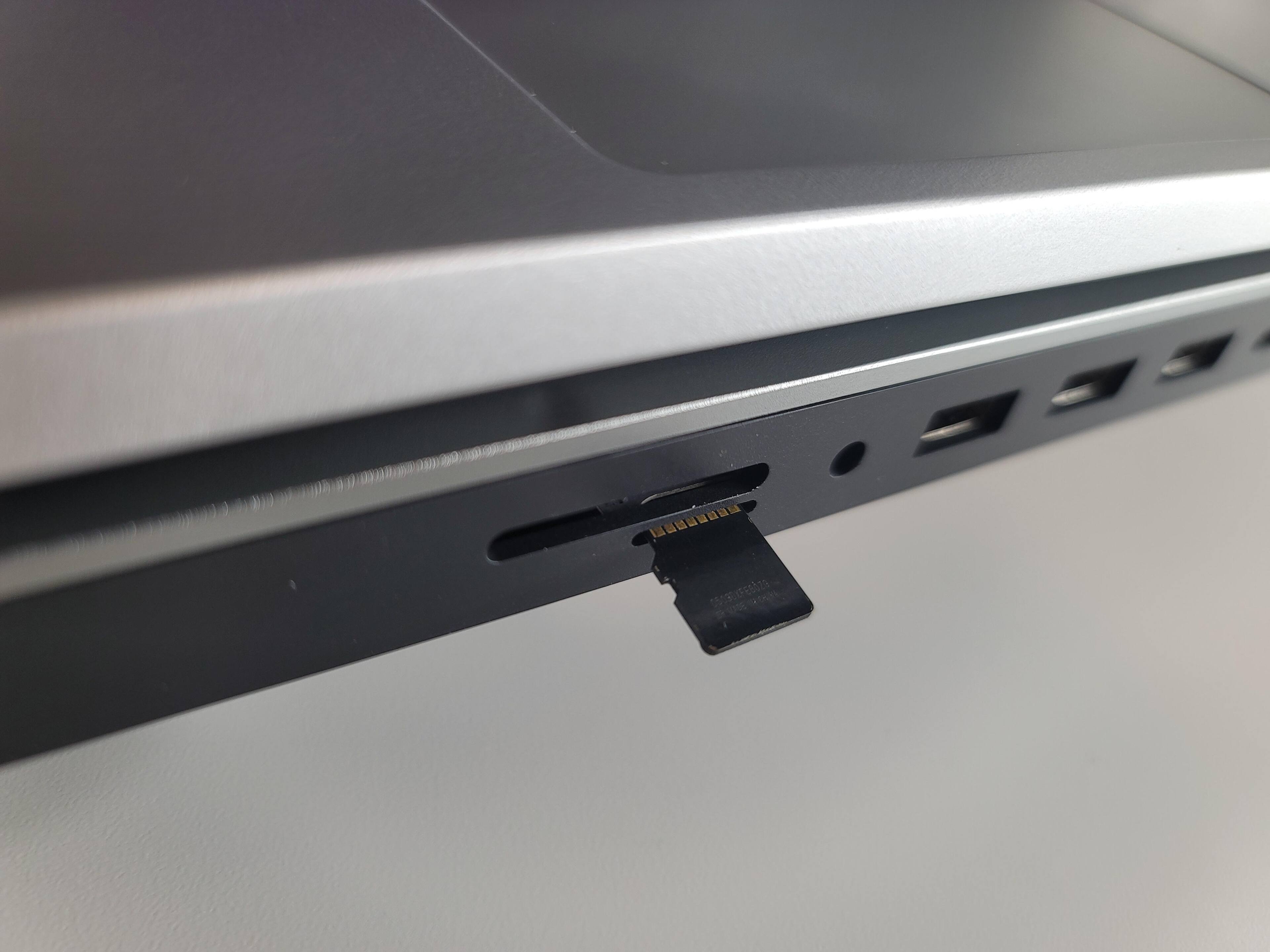 Micro SD cards need to be put in upside down!, click to load a larger version