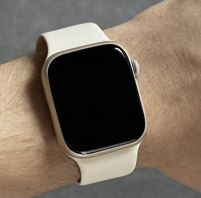 Apple Watch SE 3 (GPS) 40mm Starlight Aluminum Case with Starlight