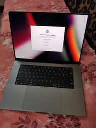 MacBook Pro 16 MacBook Pro 16