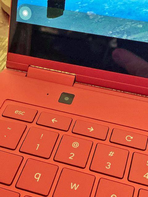 Secondary 8MP cam. Great, but do you need it?, click to load a larger version