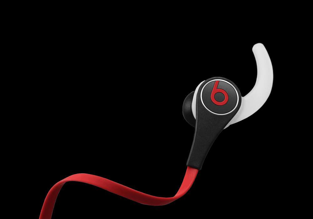 Great looks and above-average functionality. But subpar sounds will disappoint., click to load a larger version