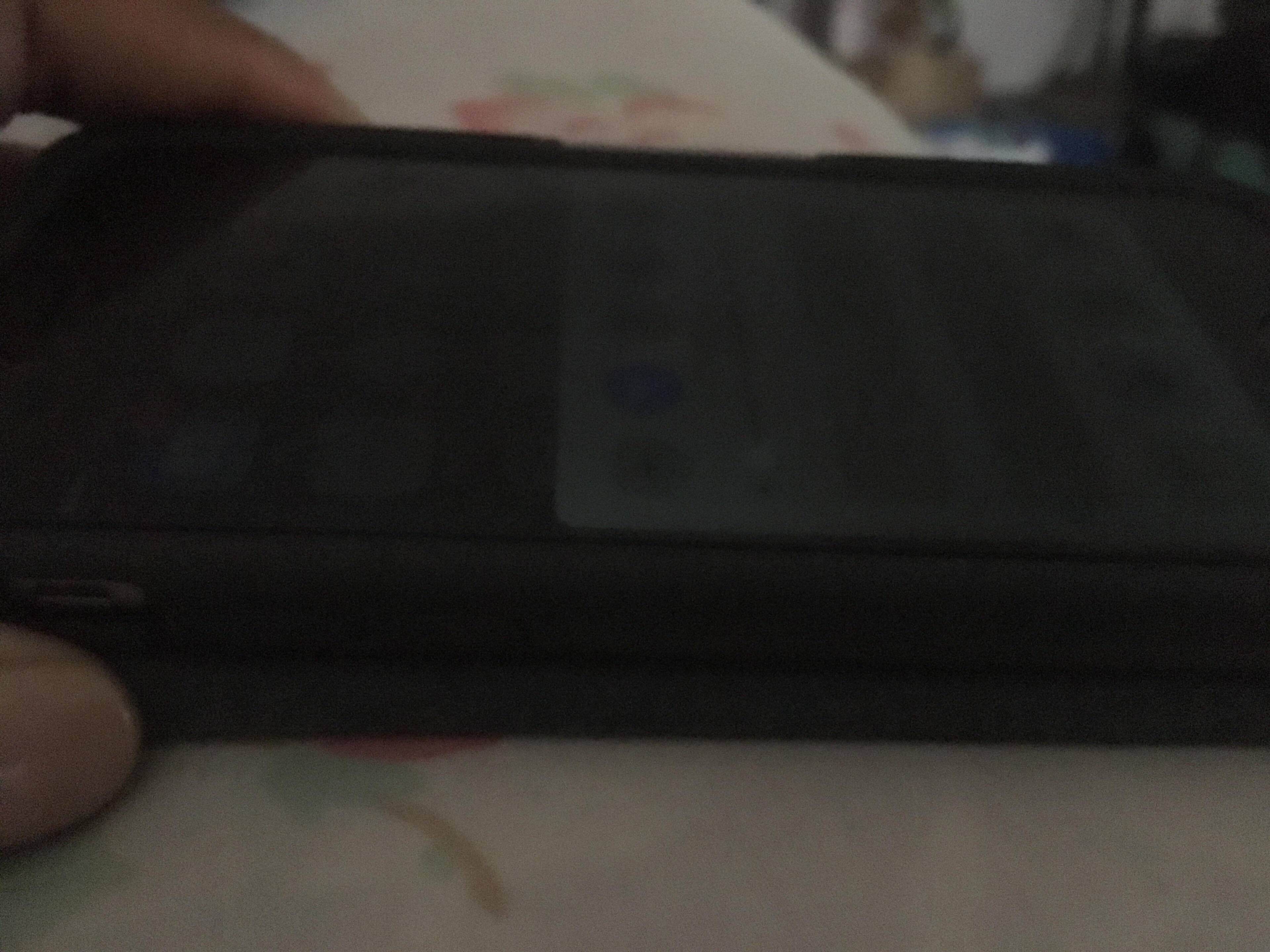 On the lowest with the phone laid flat u can see nothing but as you can see abbot tilted u can still see the screen even on its lowest brightness., click to load a larger version