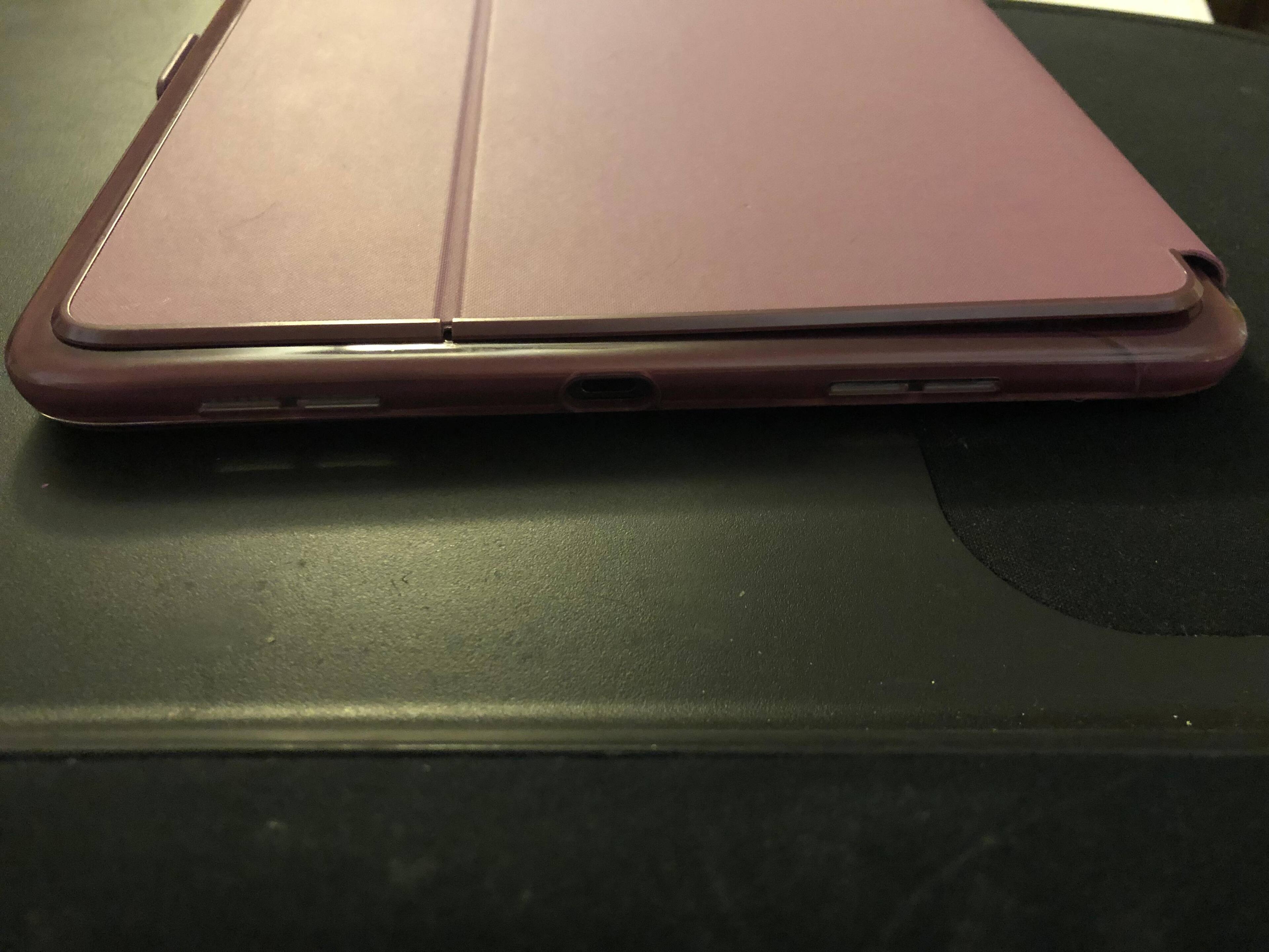 Case doesn't lay flat to iPad, click to load a larger version