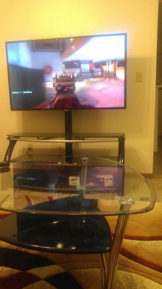 Playing some video game, click to load a larger version