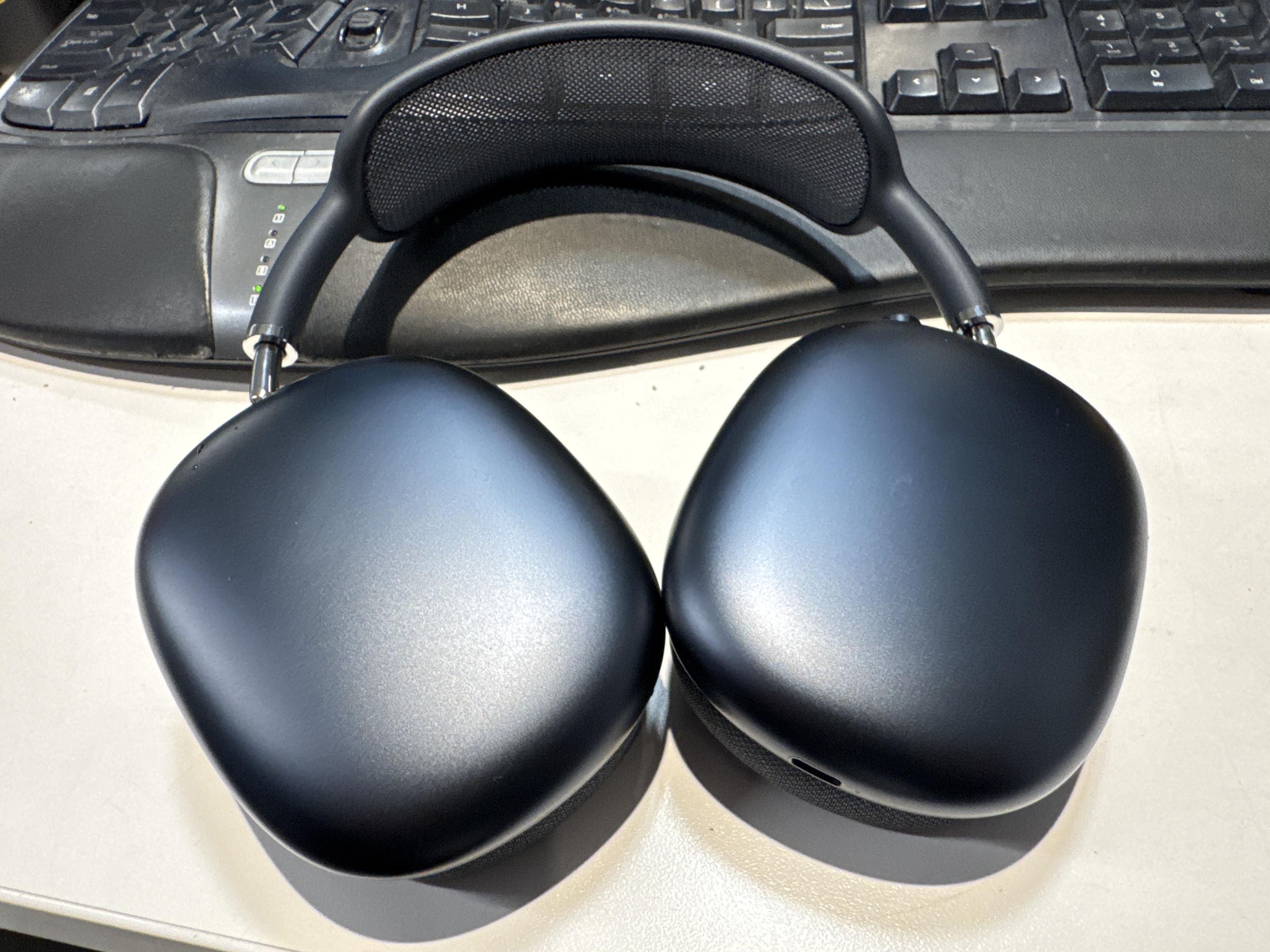 Apple AirPods Max (USB C) Midnight MWW43AM/A - Best Buy