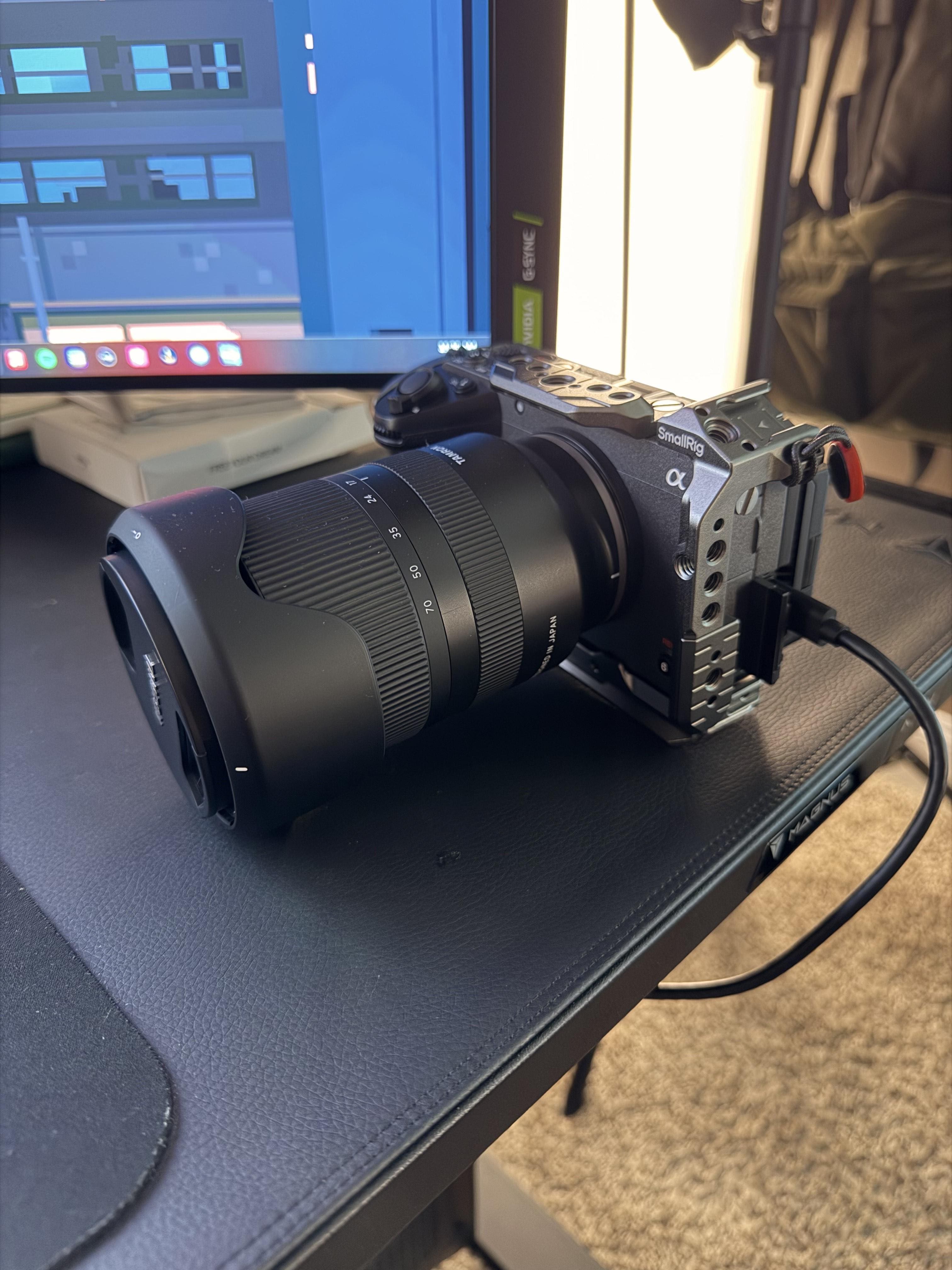 Tamron 17 70mm F/2.8 Di III A VC RXD Standard Zoom Lens for Sony E