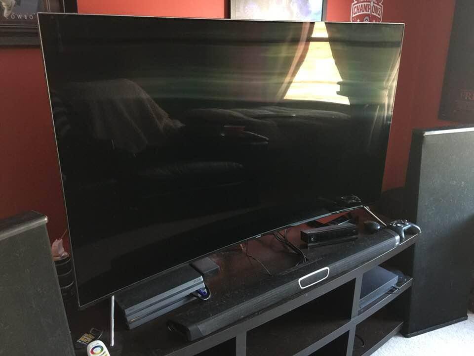 Under a 65" Samsung HDTV, click to load a larger version