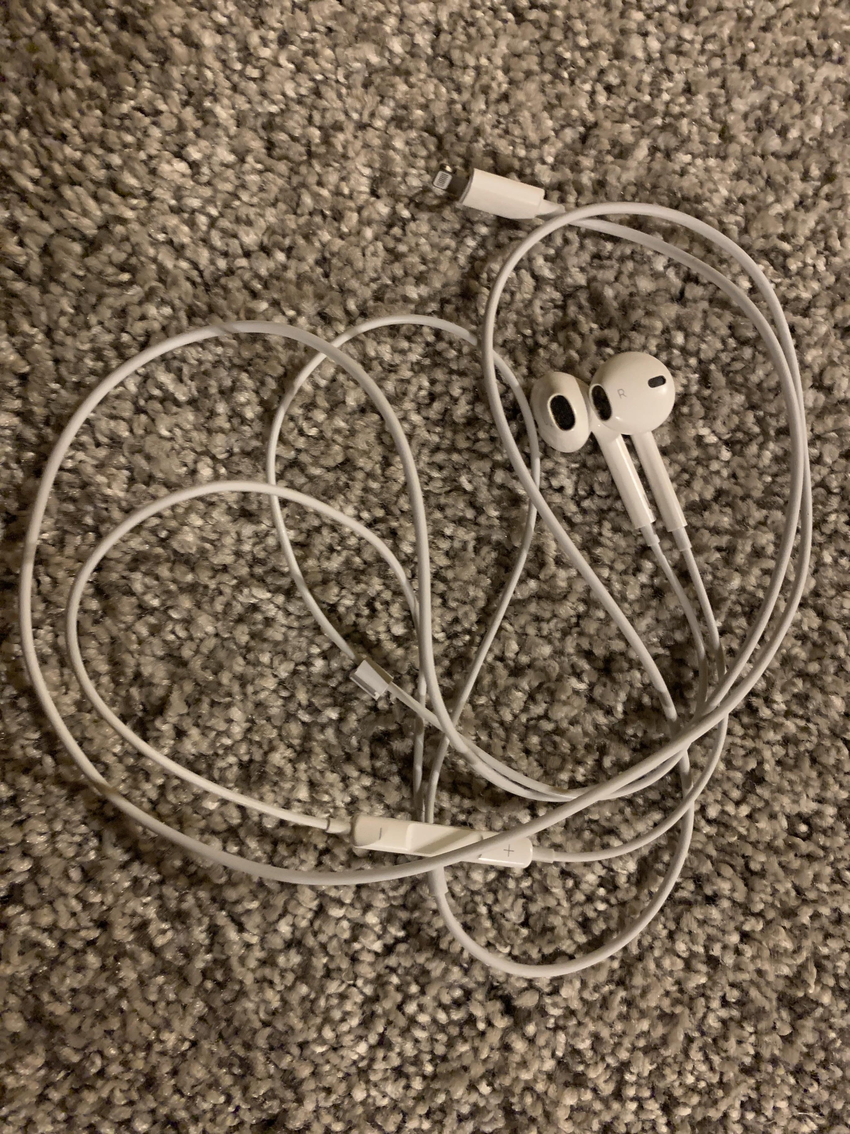 Apple EarPods with Lightning Connector White MWTY3AM/A/MMTN2AM/A