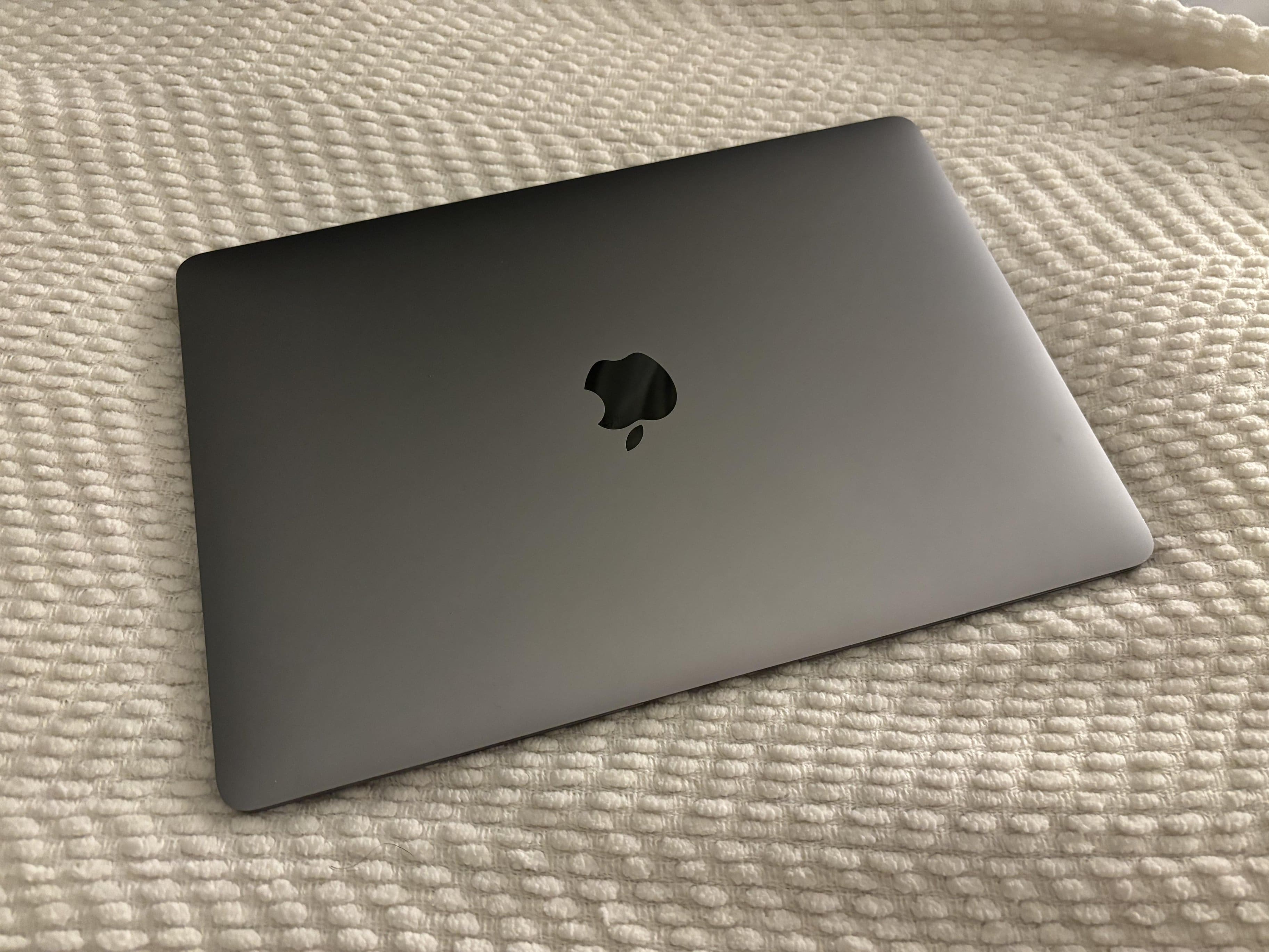 Apple Geek Squad Certified Refurbished MacBook Air 13.3