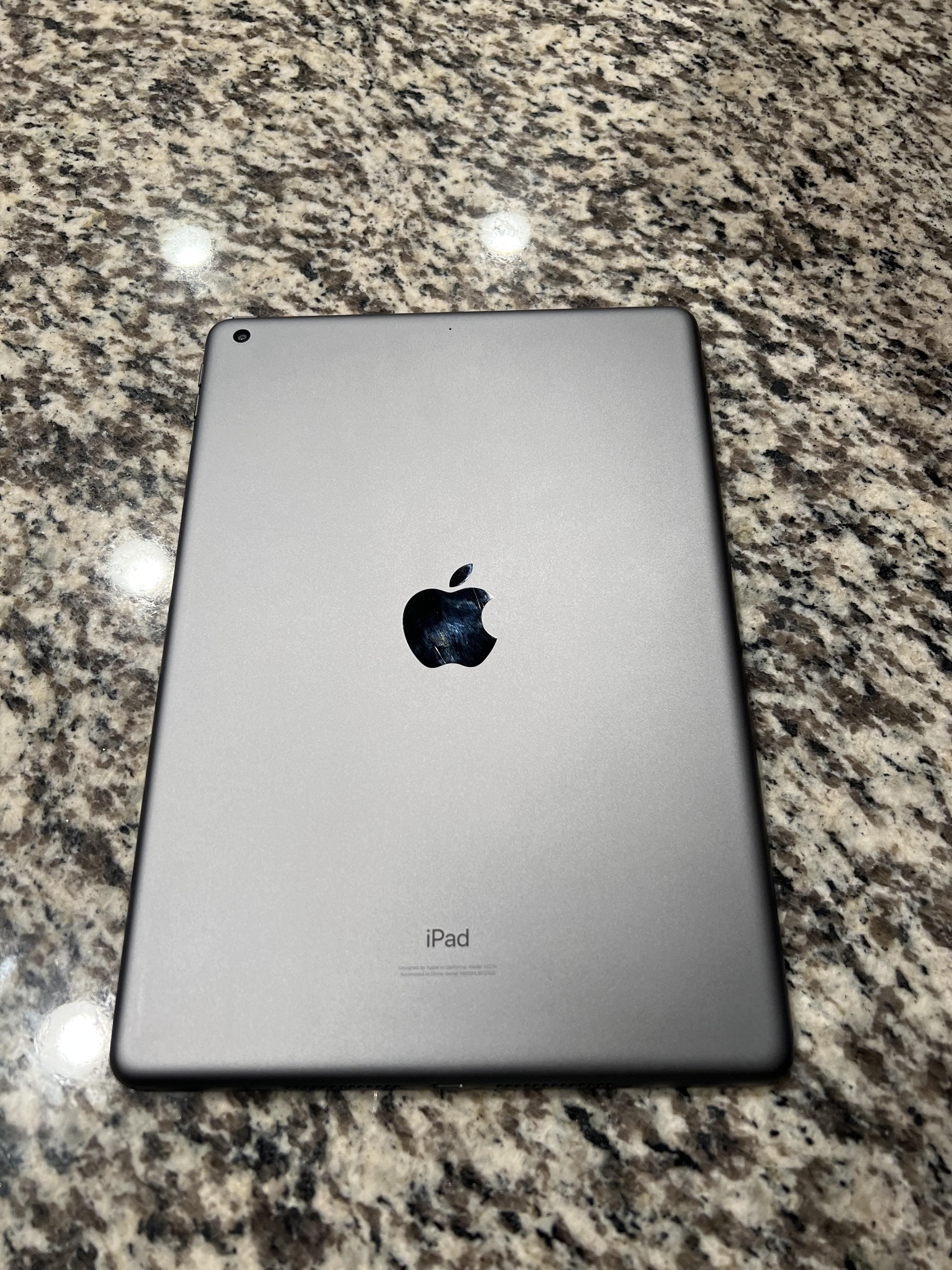 Apple - 【Wi-Fi専用】iPad 10.2インチ 第8世代 (128GB) グレー Apple iPad 10.2インチ 第8世代 Wi-Fi 128GB 2020年秋モデル