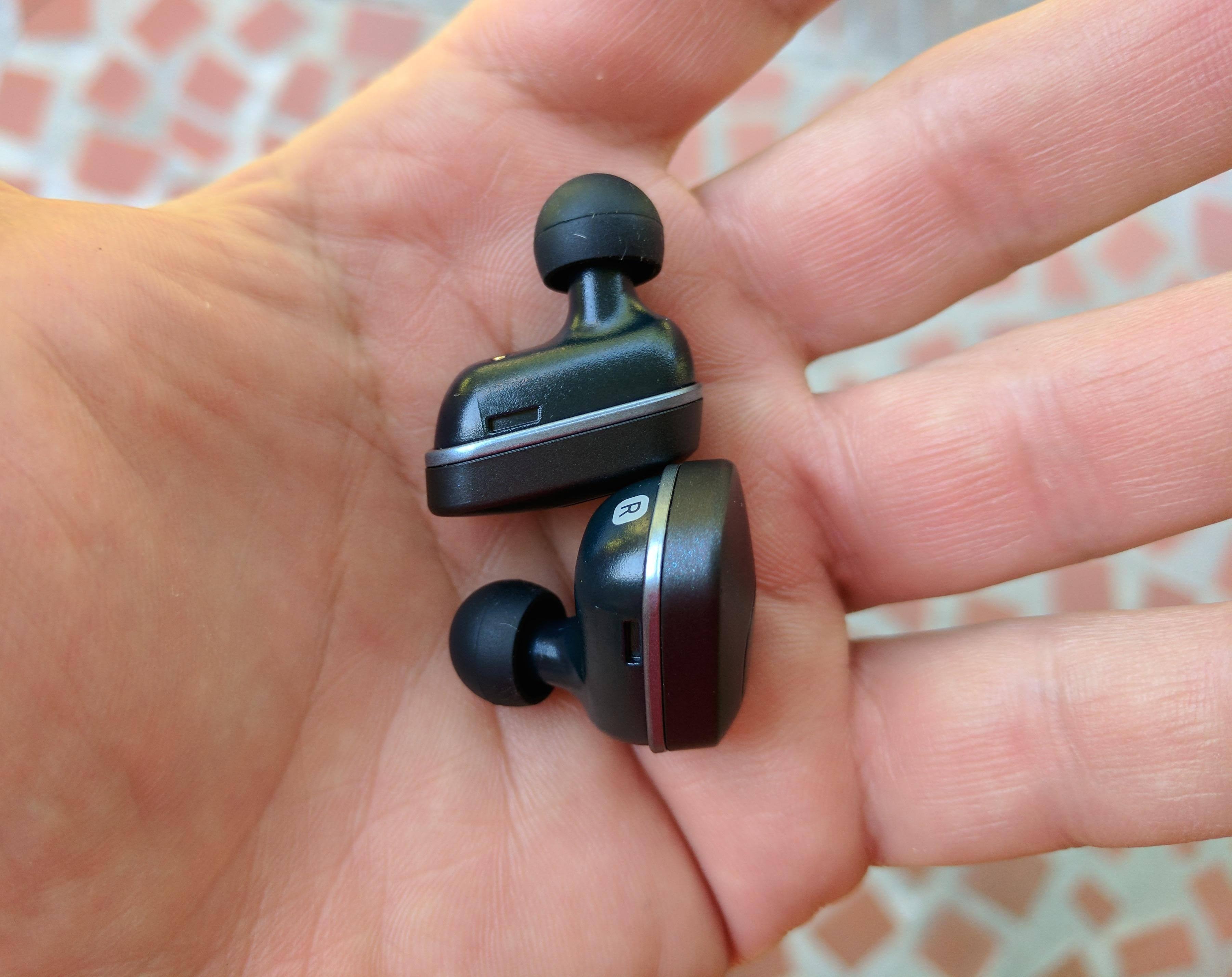 So you can get an idea of what the earbuds look like detached from the neckband., click to load a larger version