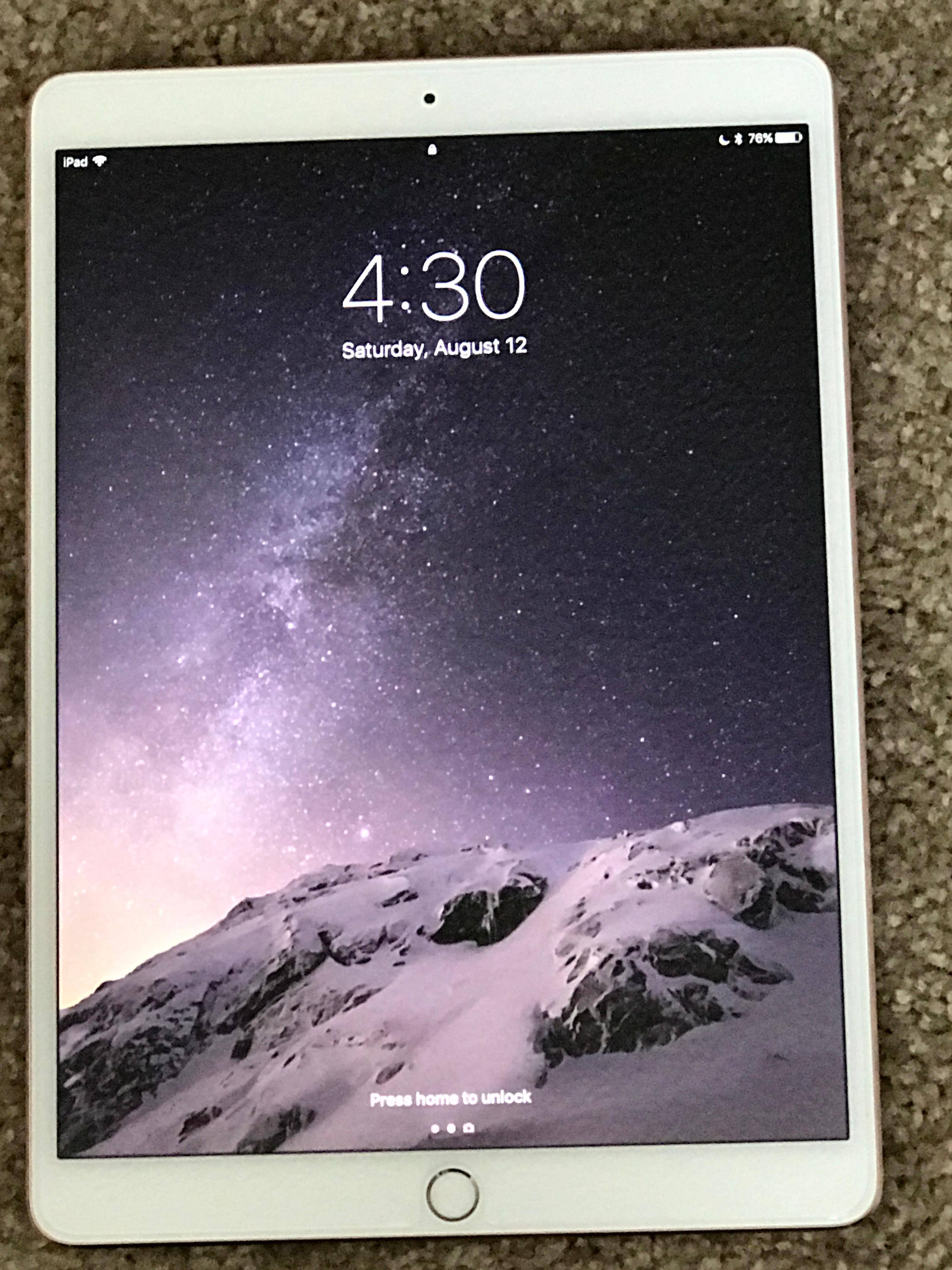 第2世代 iPad Pro 12.9インチ256GB  MPA6G2J/A Apple 12.9 Inch iPad Pro (2nd generation) with Wi Fi 256GB