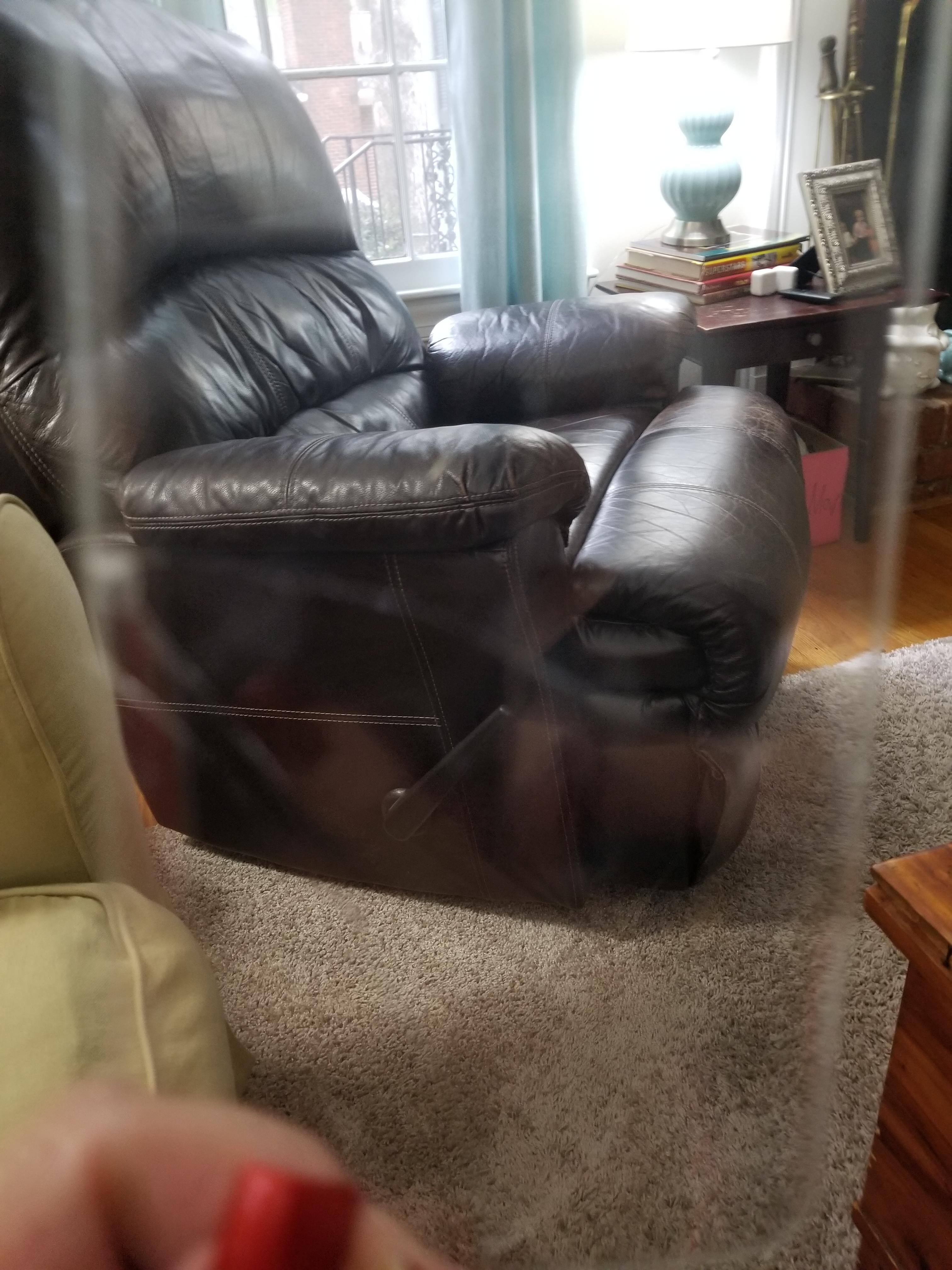 It's broke all the way acrosd, click to load a larger version