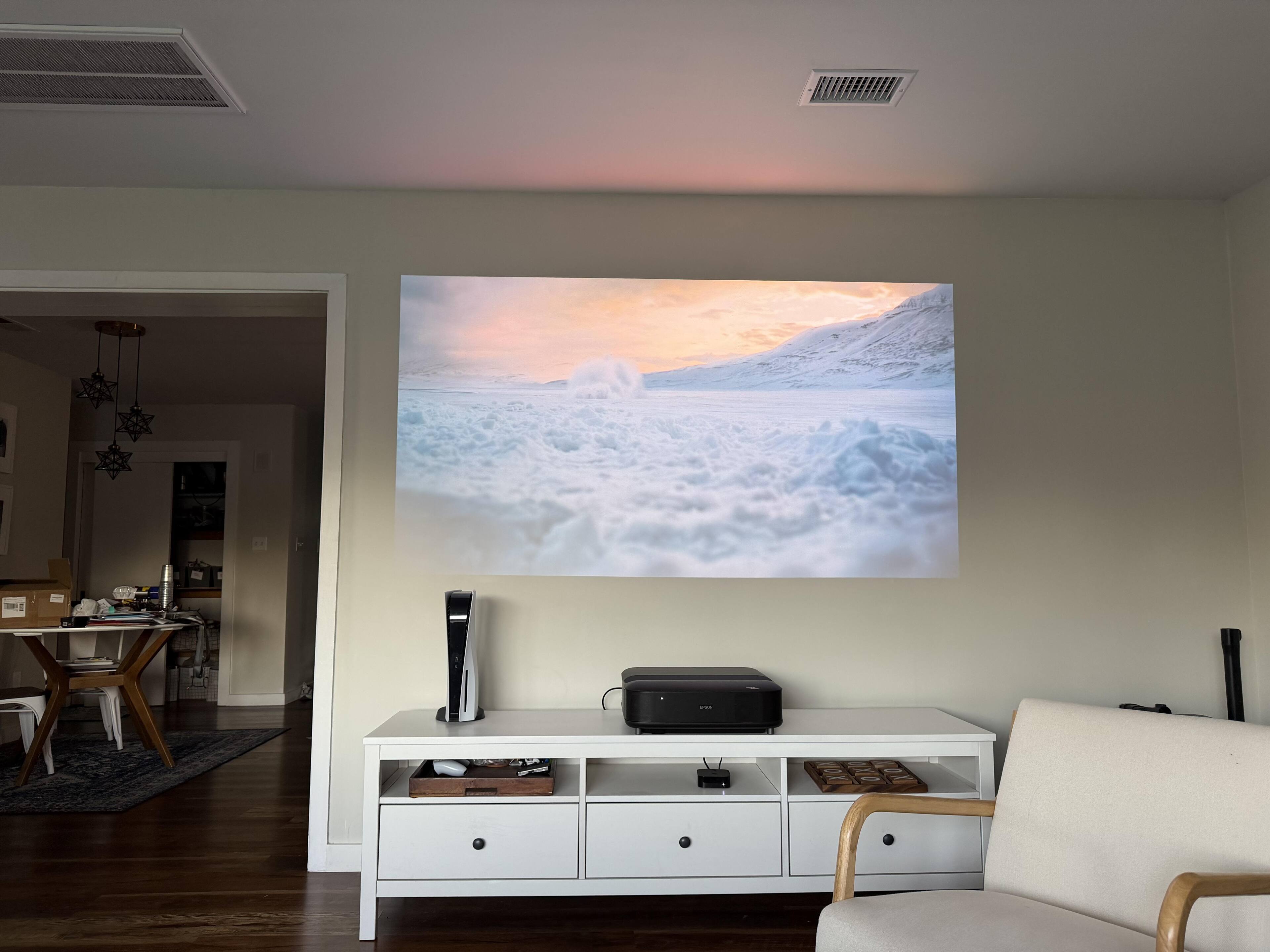 Image quality in room lit with natural light, click to load a larger version