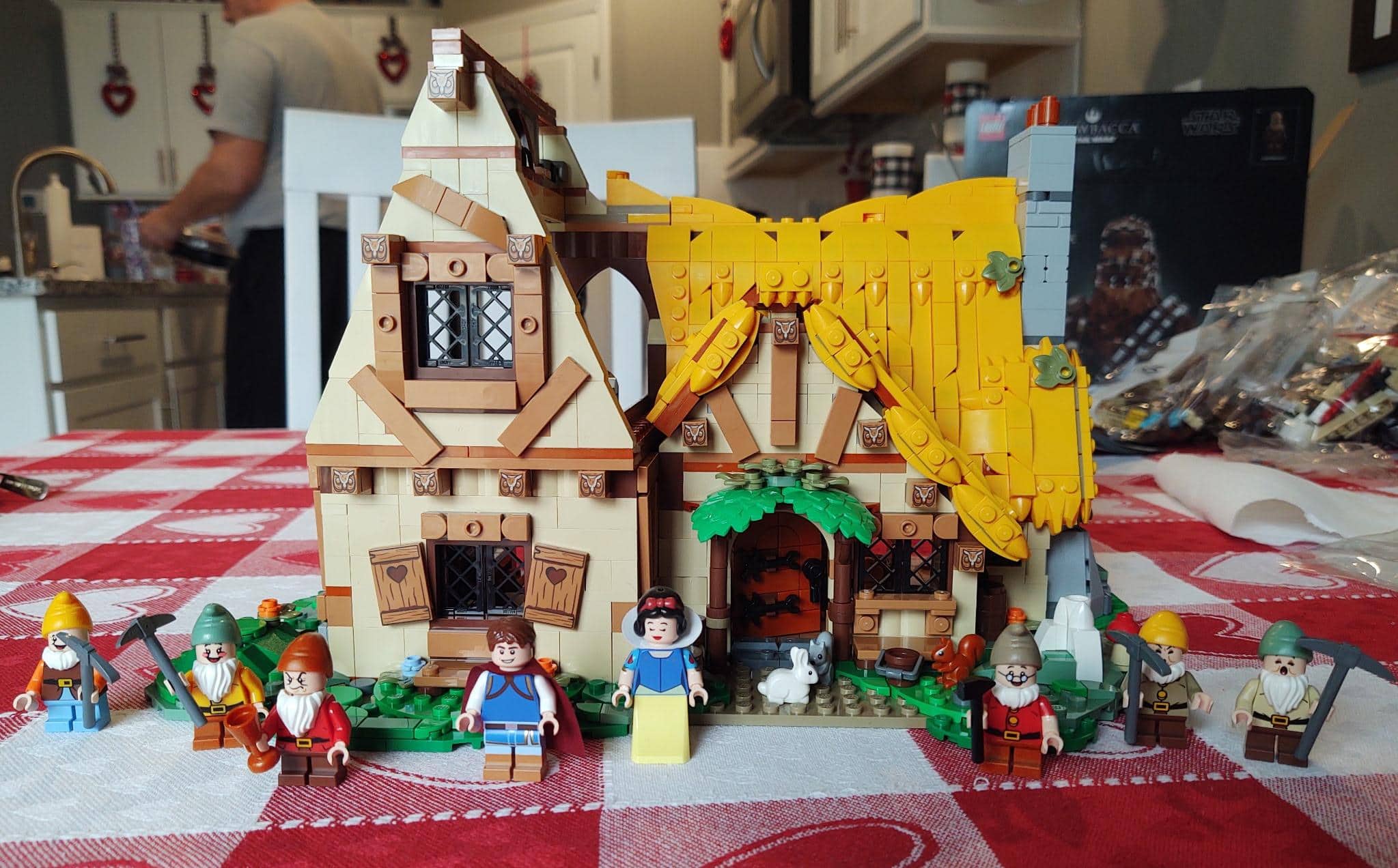LEGO Disney Snow White and the Seven Dwarfs' Cottage Build and