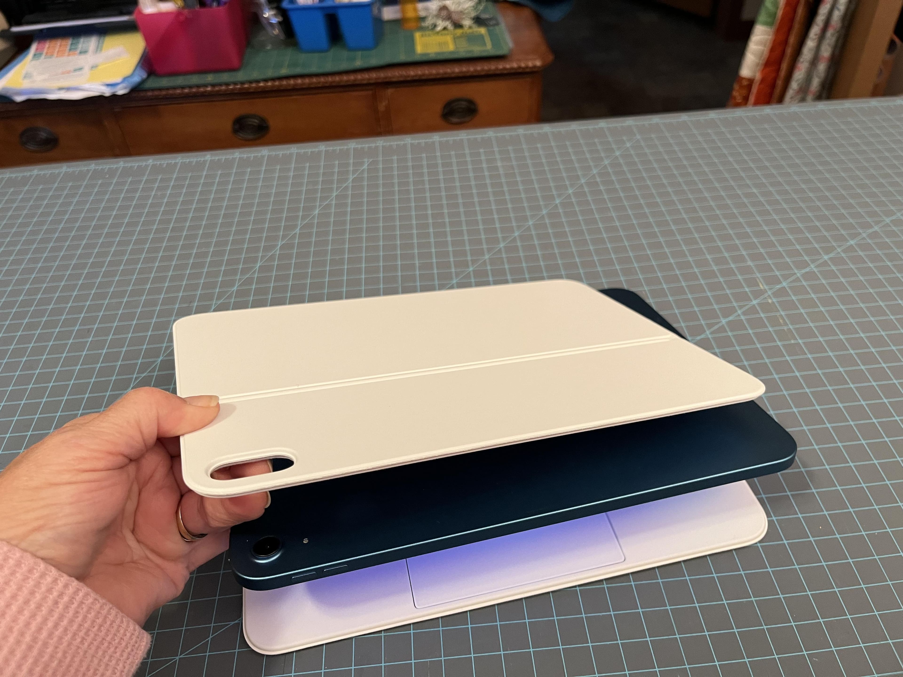 Apple Magic Keyboard Folio for iPad (A16) White MQDP3LL/A - Best Buy