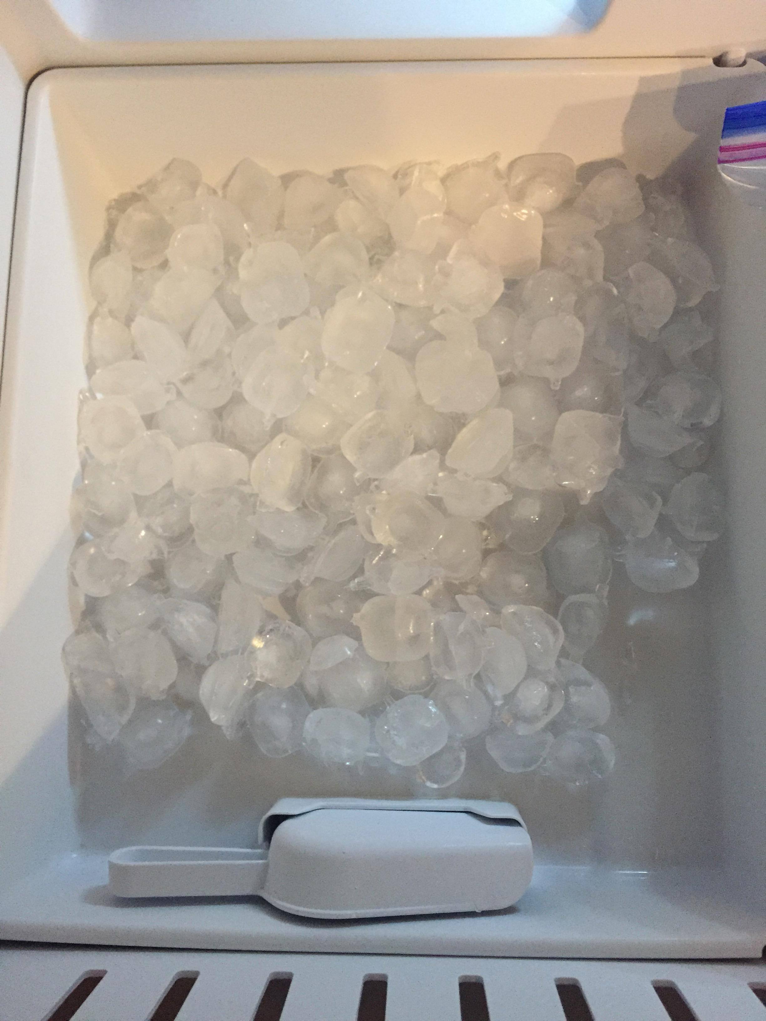 24 hrs ice production, click to load a larger version