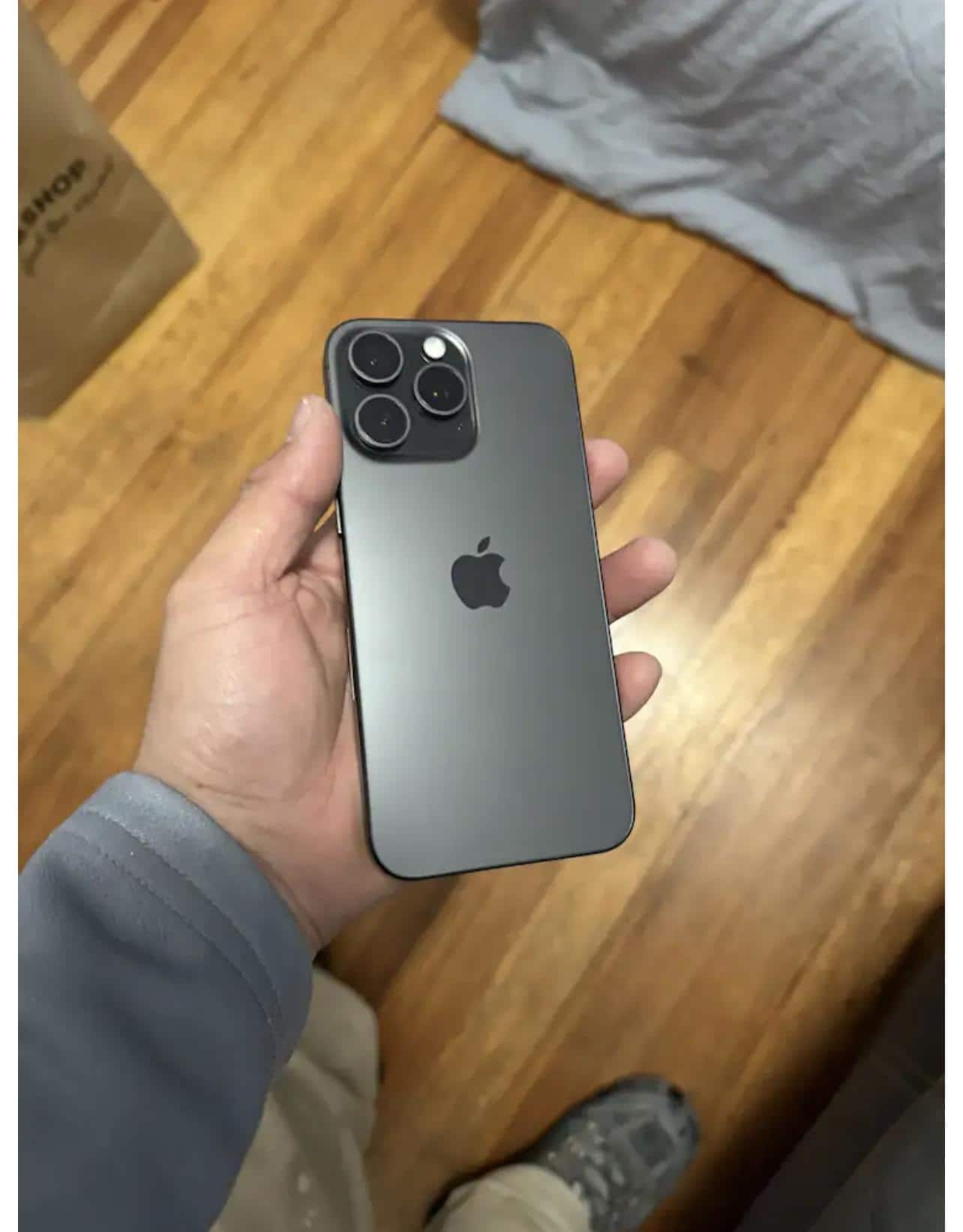 Apple Pre Owned Excellent iPhone 15 Pro Max 5G 256GB Apple