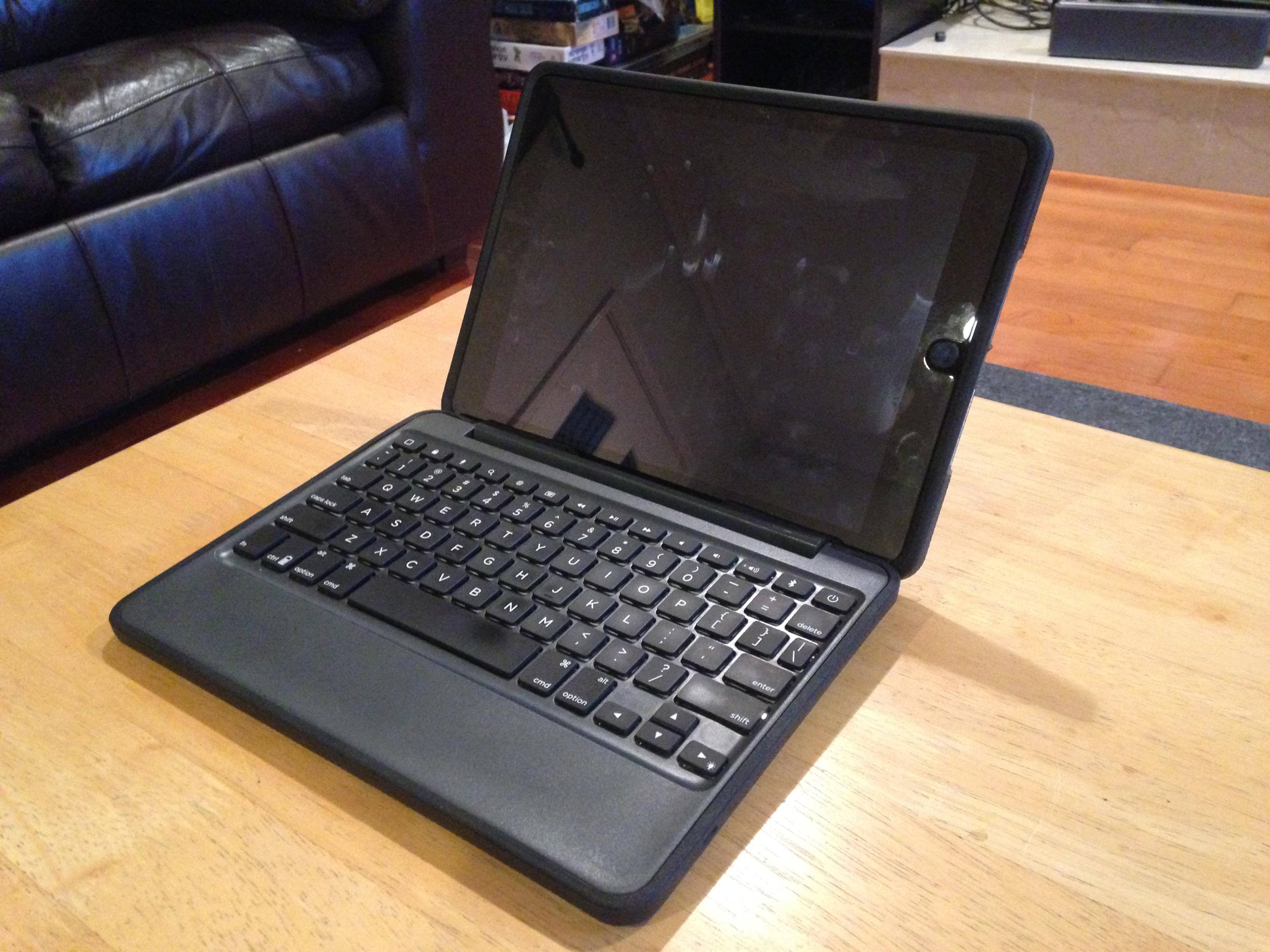 Looks like a mini laptop, click to load a larger version