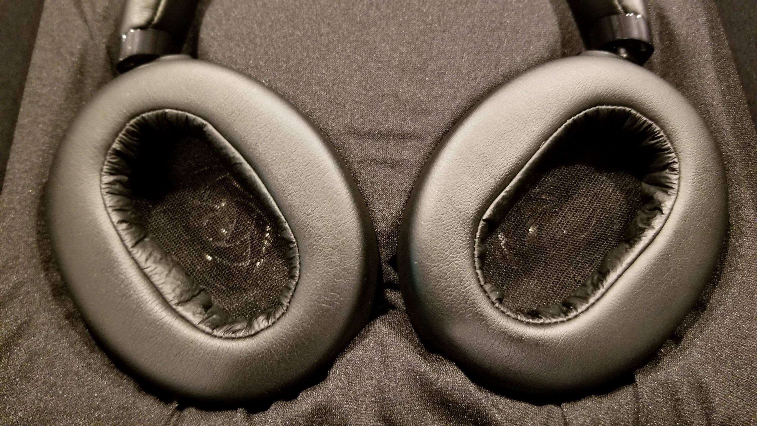 soft cups, nice design, click to load a larger version