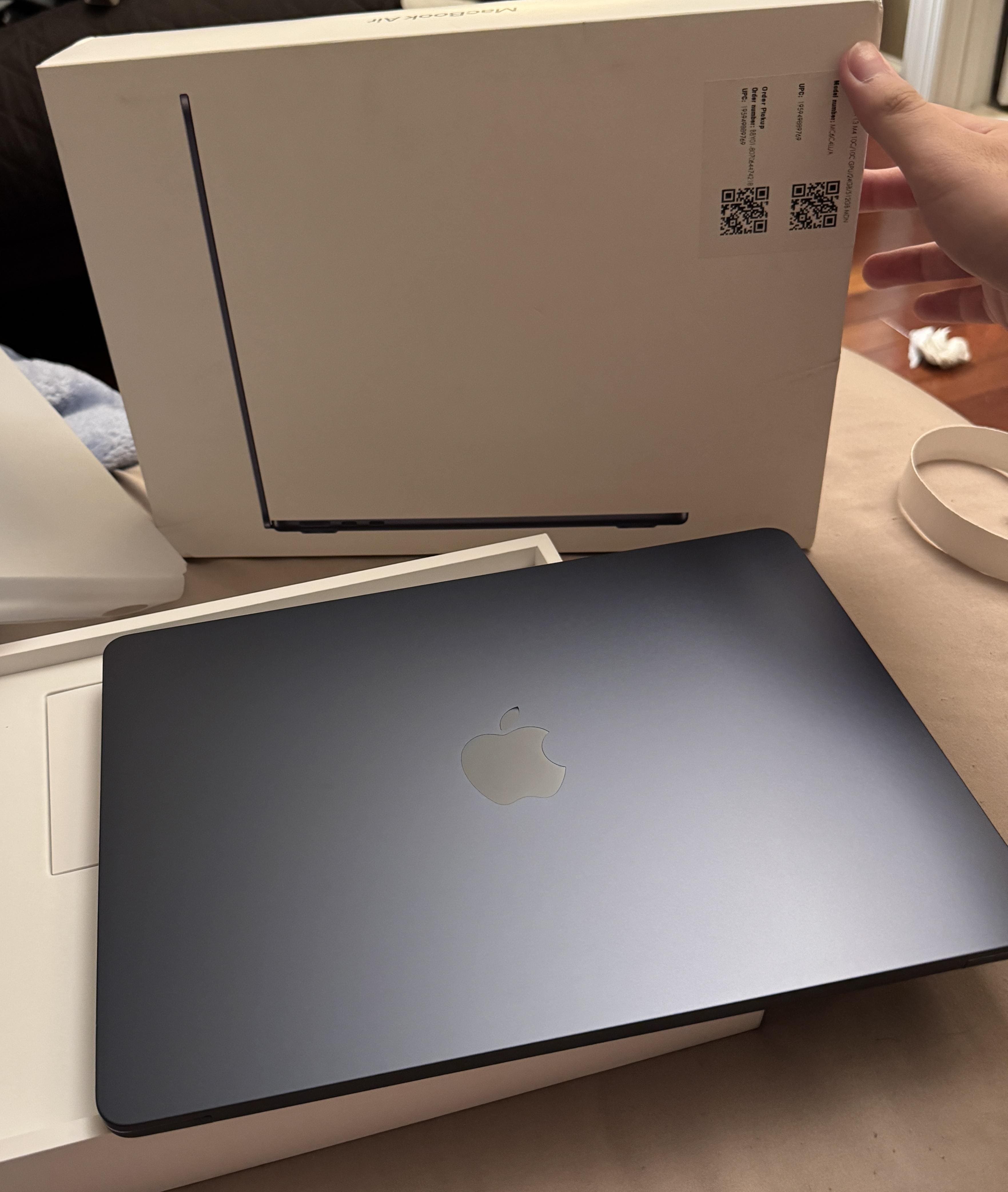 Apple MacBook Air 13 inch Laptop Apple M4 chip Built for Apple
