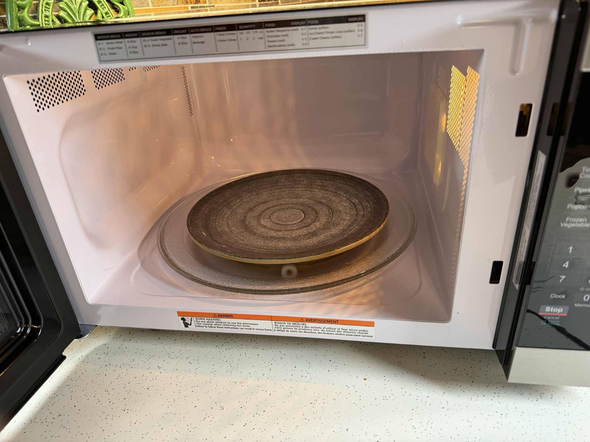 Full Size Dinner Plate, click to load a larger version