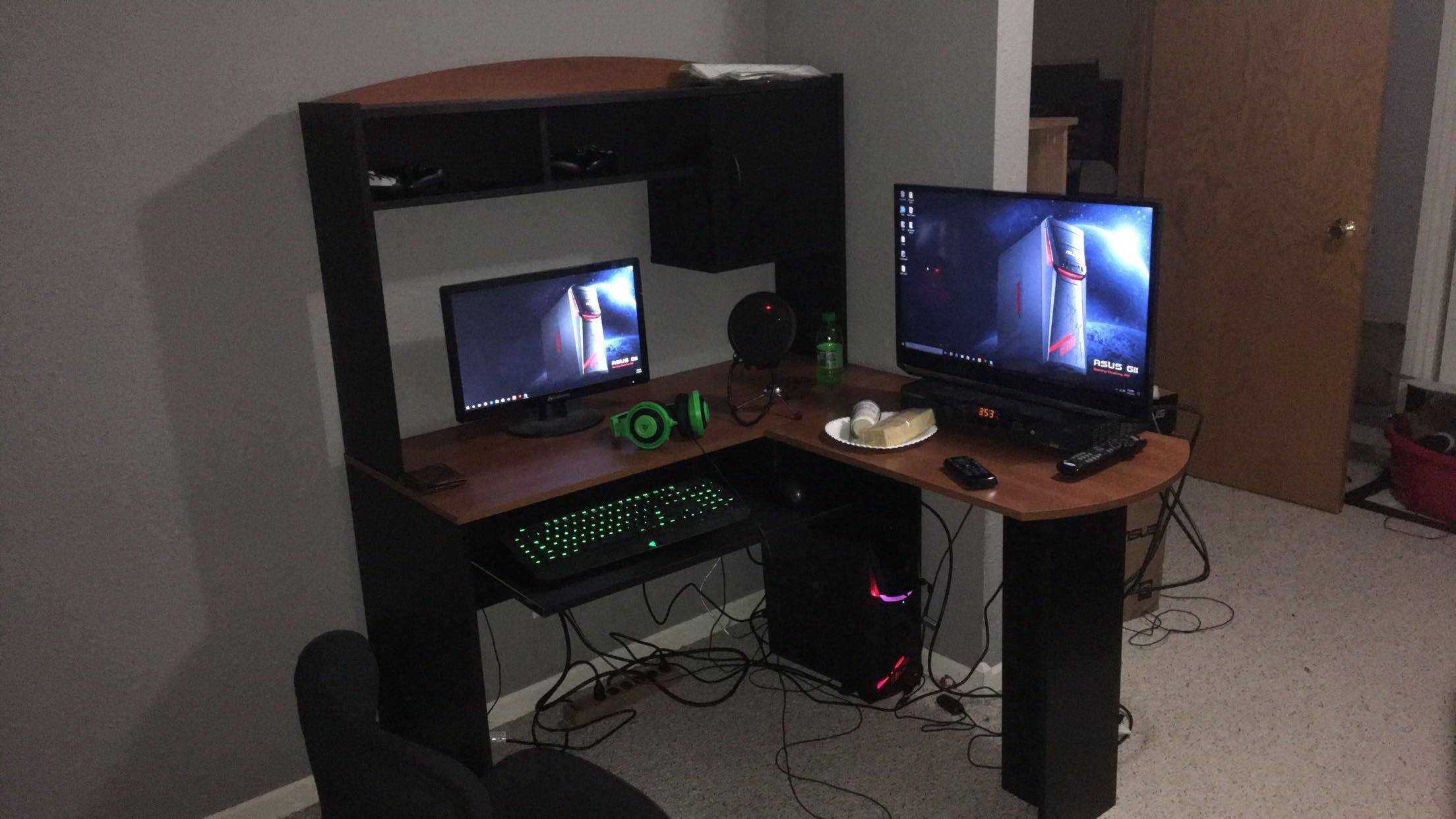 My setup with the pc, click to load a larger version