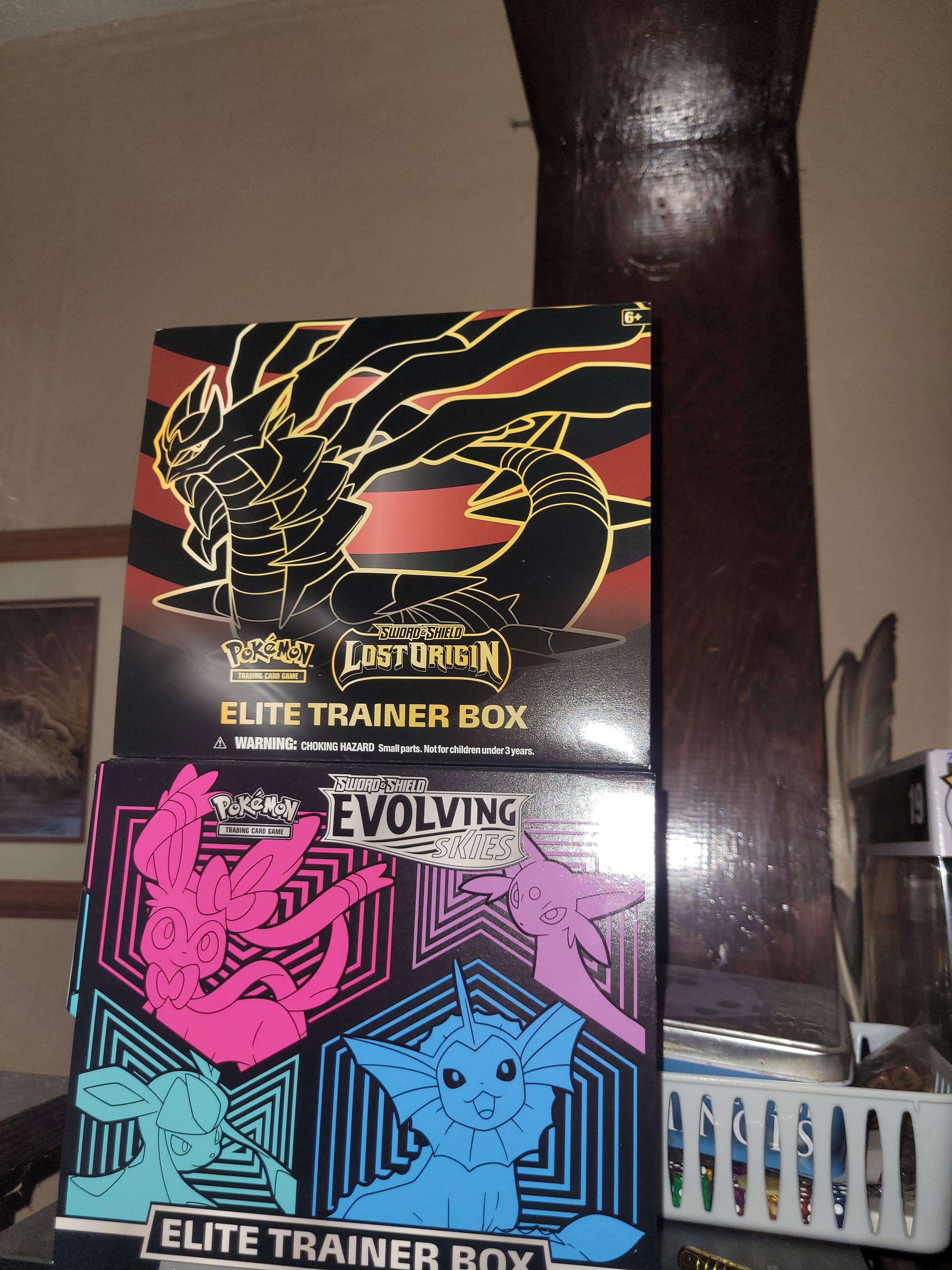 pokémon trading card game lost origin elite trainer box Amazon.com: Pokemon TCG: Sword & Shield-Lost Origin Pokemon Center Elite  Trainer Box : Toys & Games main image 0