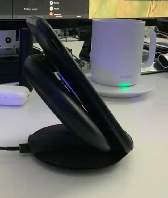 Too thick to charge on the Samsung convertible pad., click to load a larger version