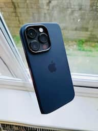 Apple iPhone 16 Pro Silicone Case with MagSafe Denim MYYK3ZM