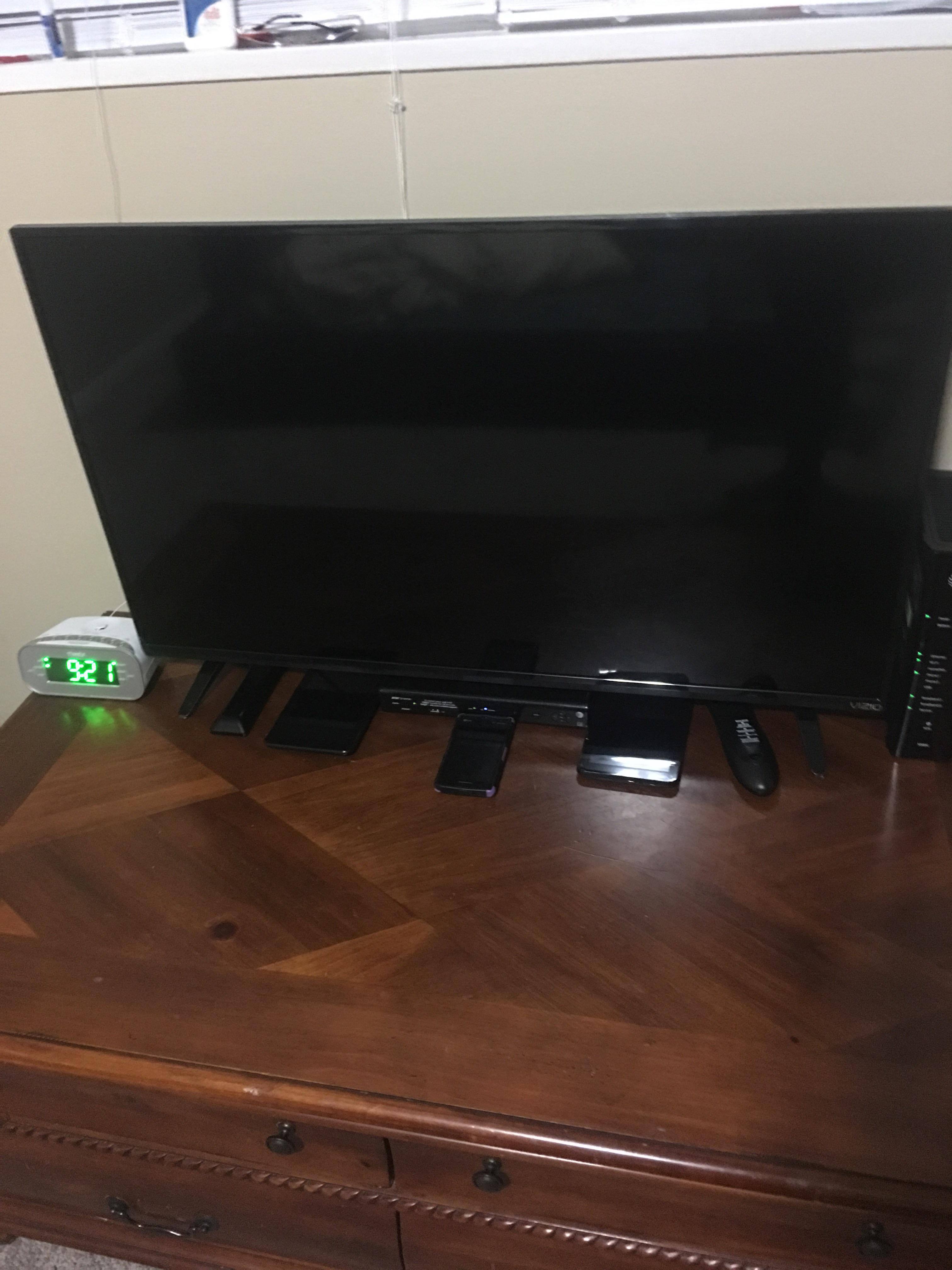 40" Vizio smart tv, click to load a larger version