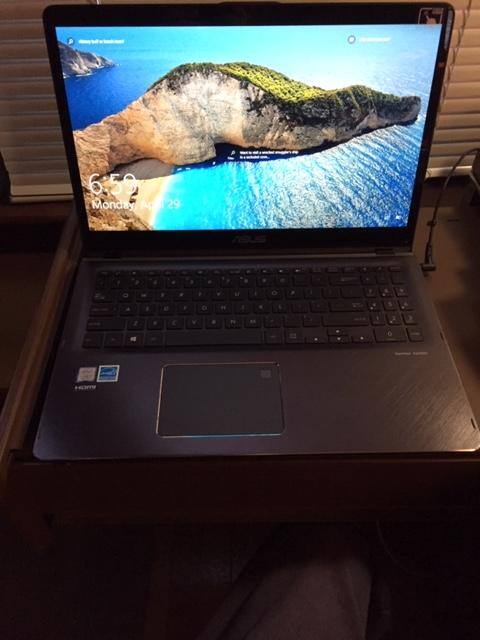 ASUS - 2-in-1 15.6" Touch-Screen Laptop - Intel Core i7, click to load a larger version