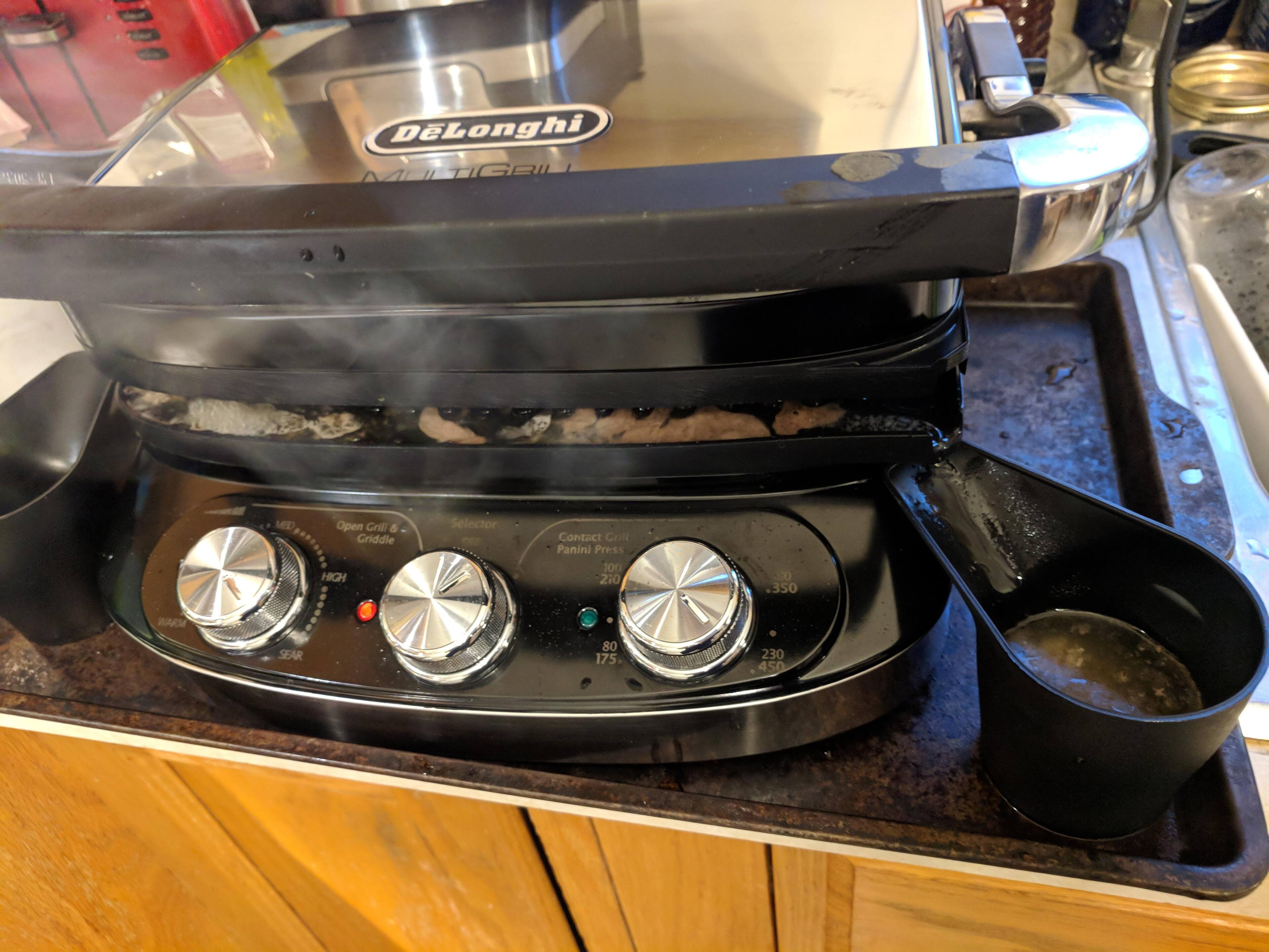 notice the drip cup on the right, smart idea!, click to load a larger version