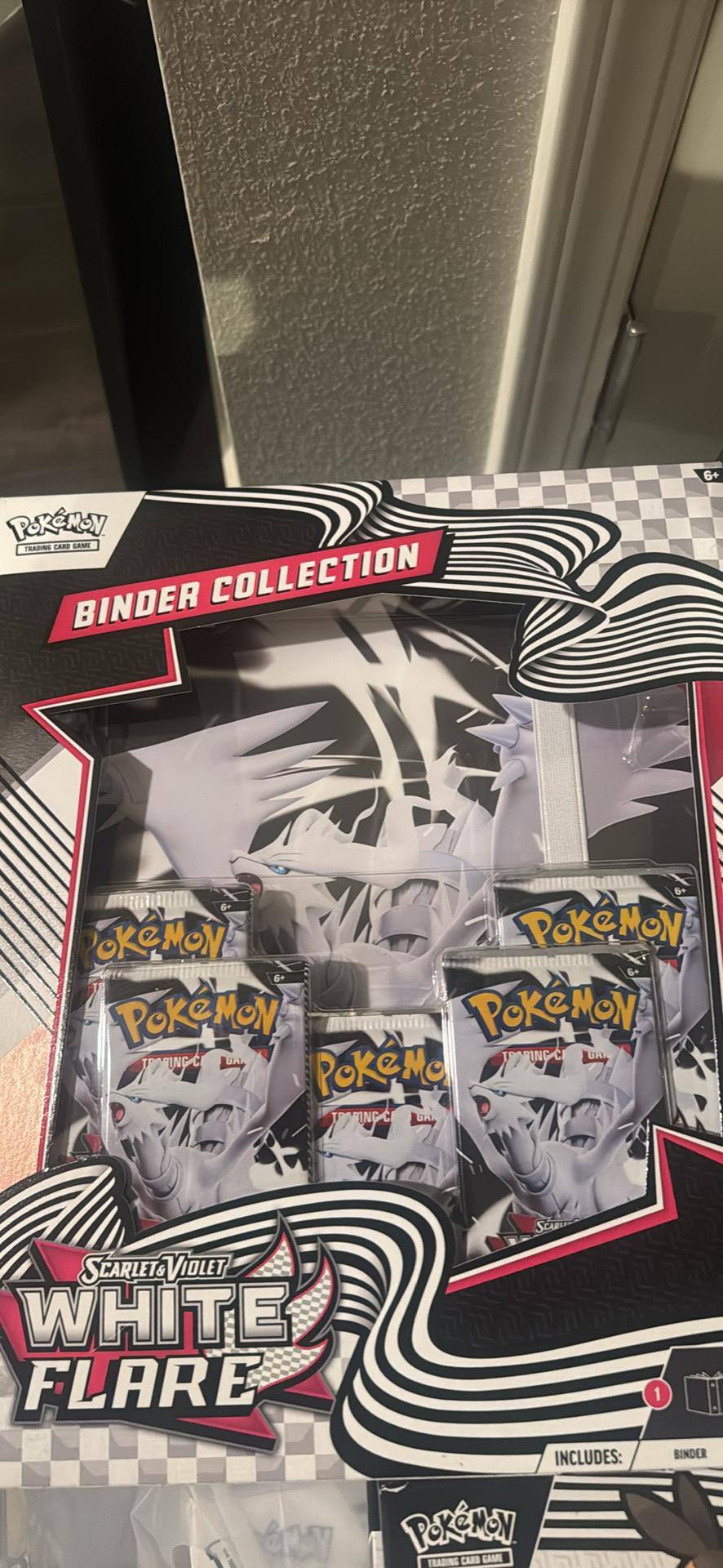 Pokmon Trading Card Game: Scarlet & Violet White Flare Binder Collection  10-10039-119 - Best Buy