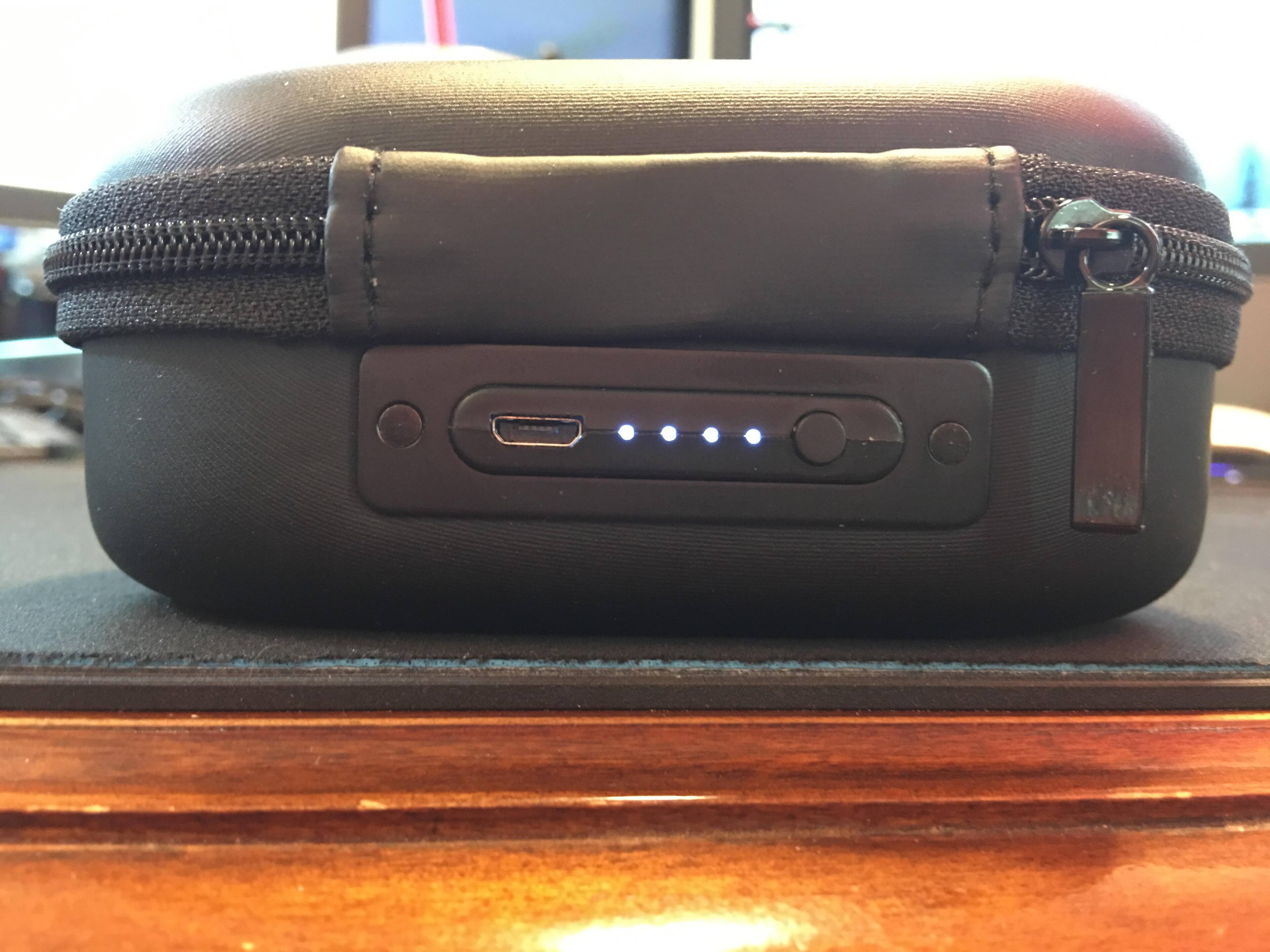 Rowkin - Surge Charge Massive Charging Case, click to load a larger version