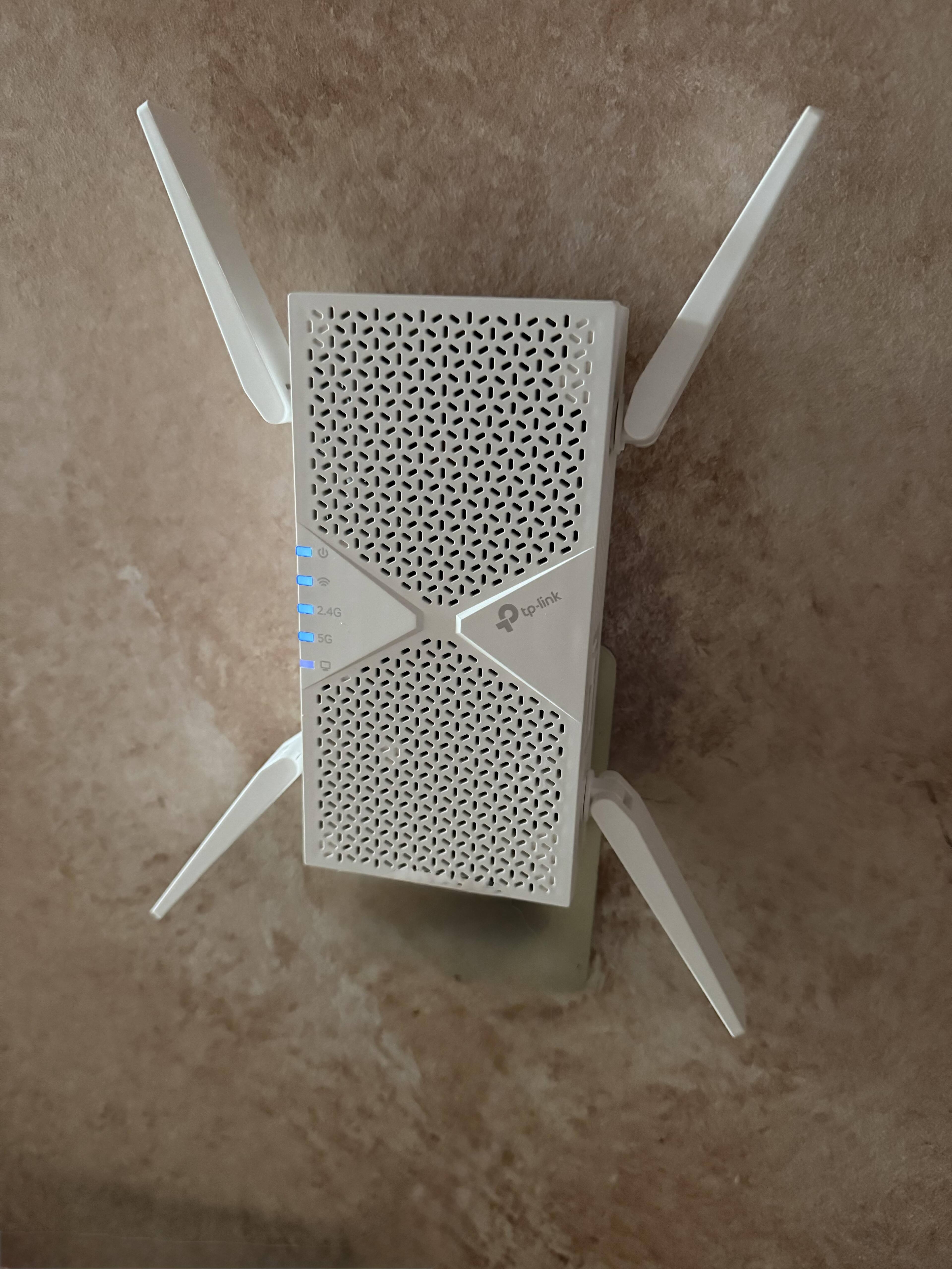 Extender plugged in, click to load a larger version