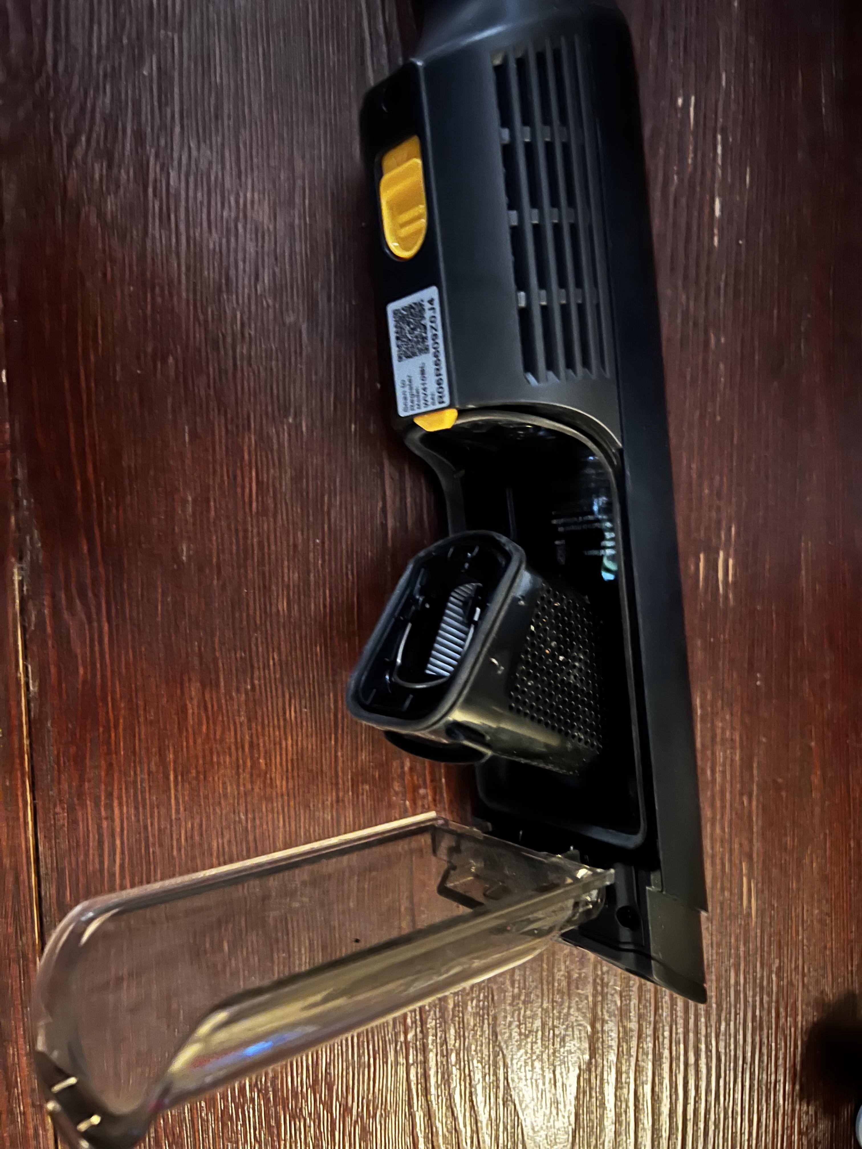 dust canister open, click to load a larger version