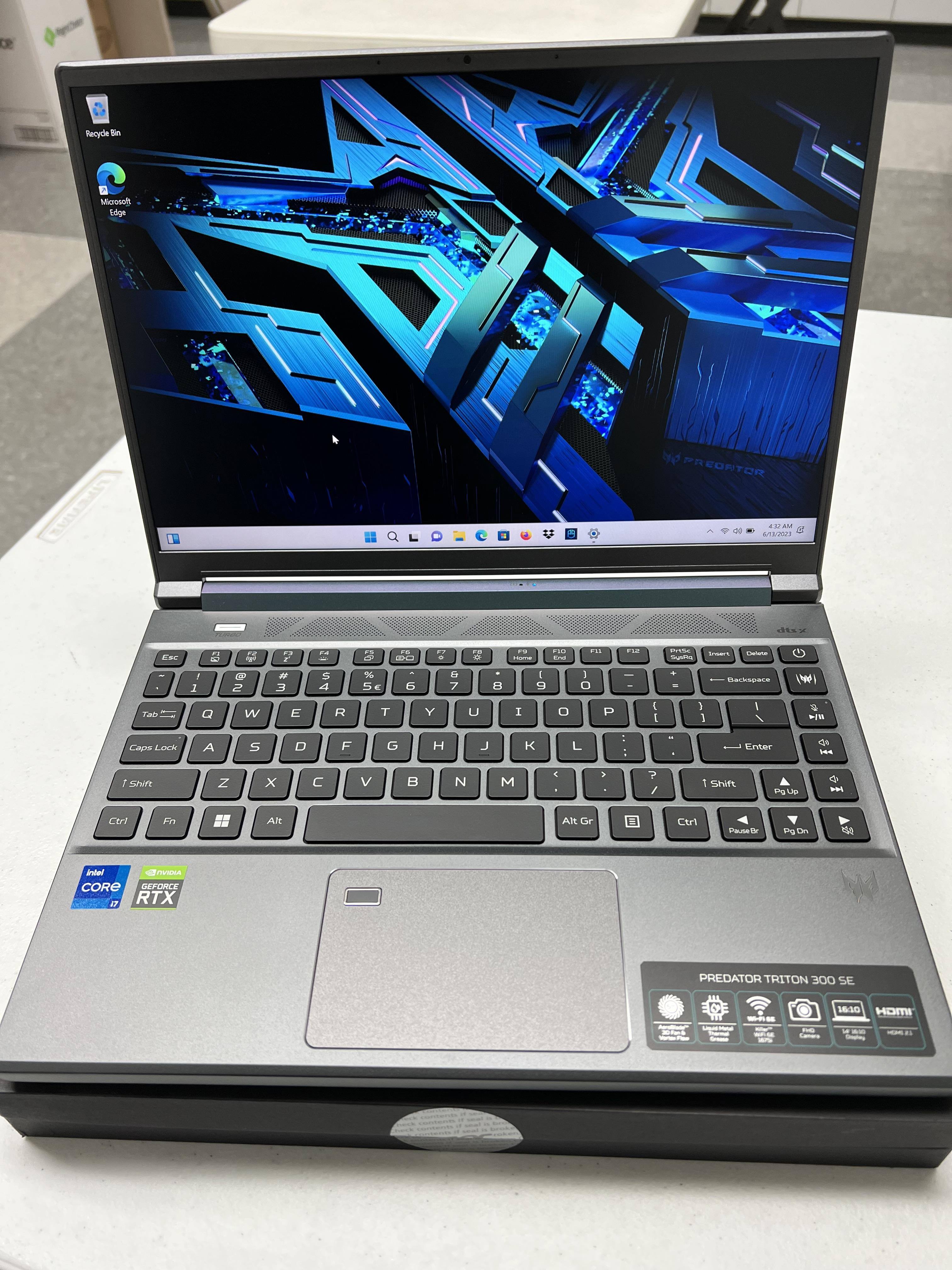 Acer Predator Triton 300 SE 14” 165Hz Creator/Gaming Laptop
