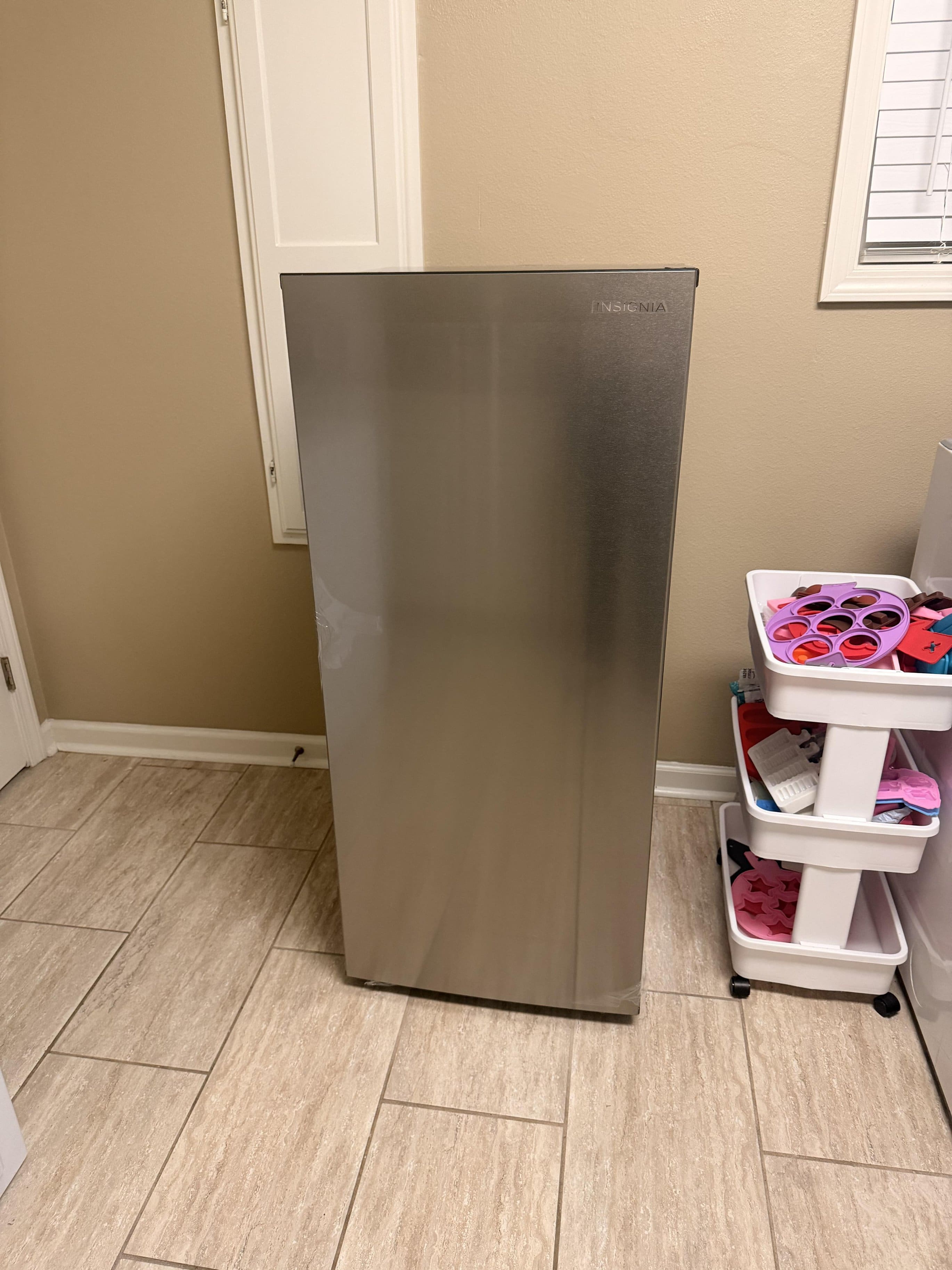 Insignia™ 7.1 Cu. Ft. Garage Ready Upright Convertible Freezer