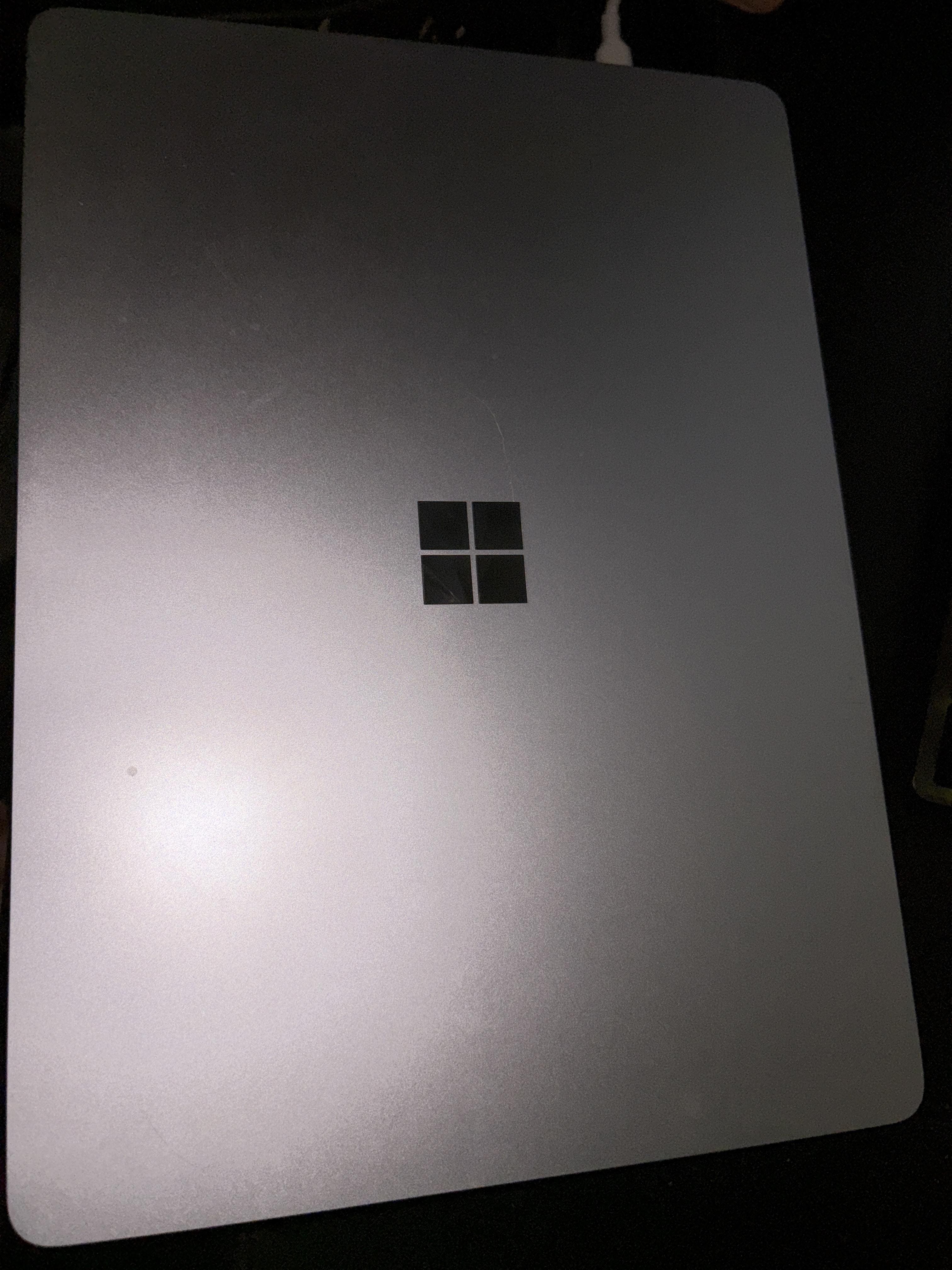 Microsoft Surface Laptop 13.8