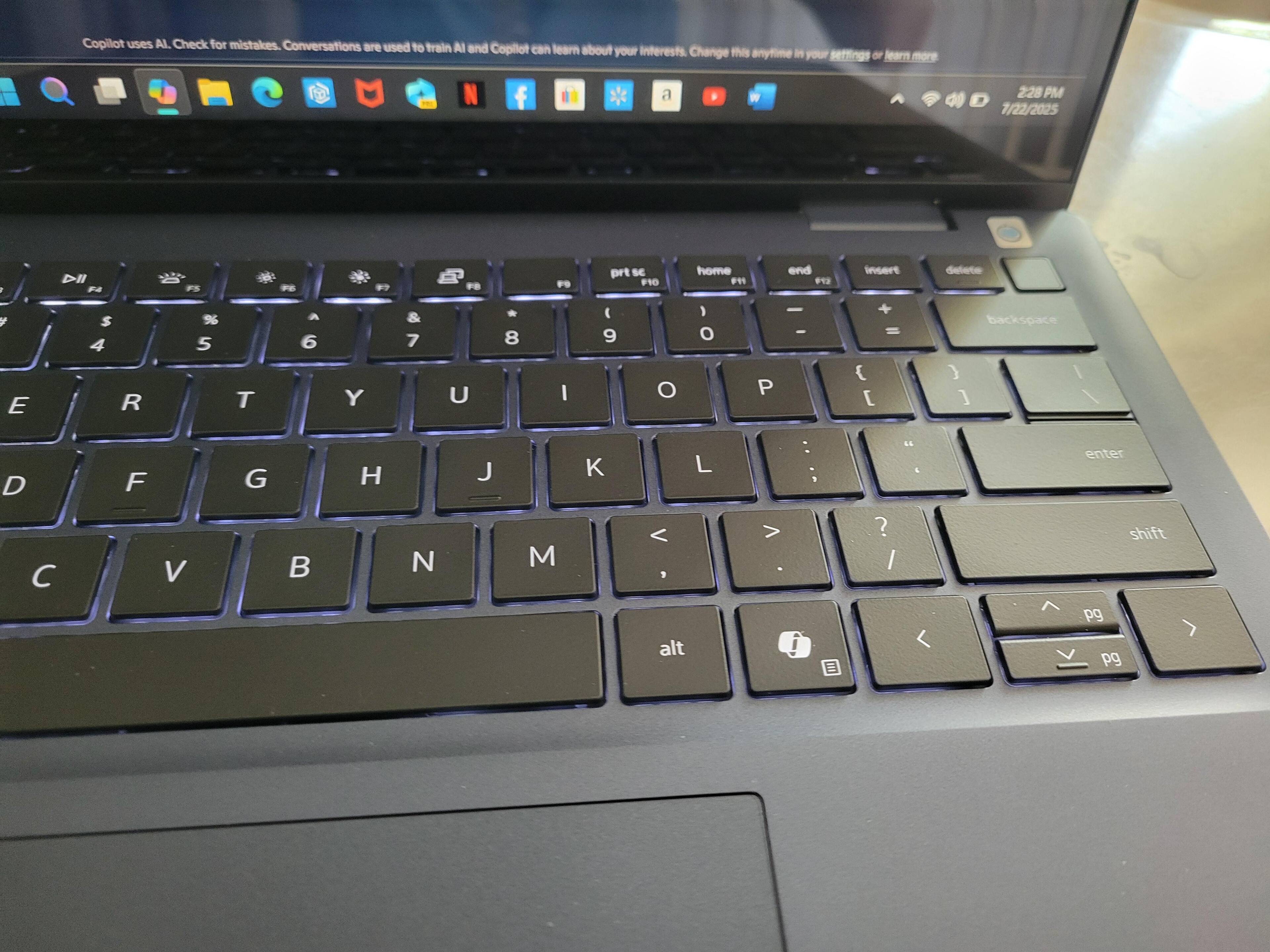 Dell AICopilot Button on Laptop & Taskbar, click to load a larger version