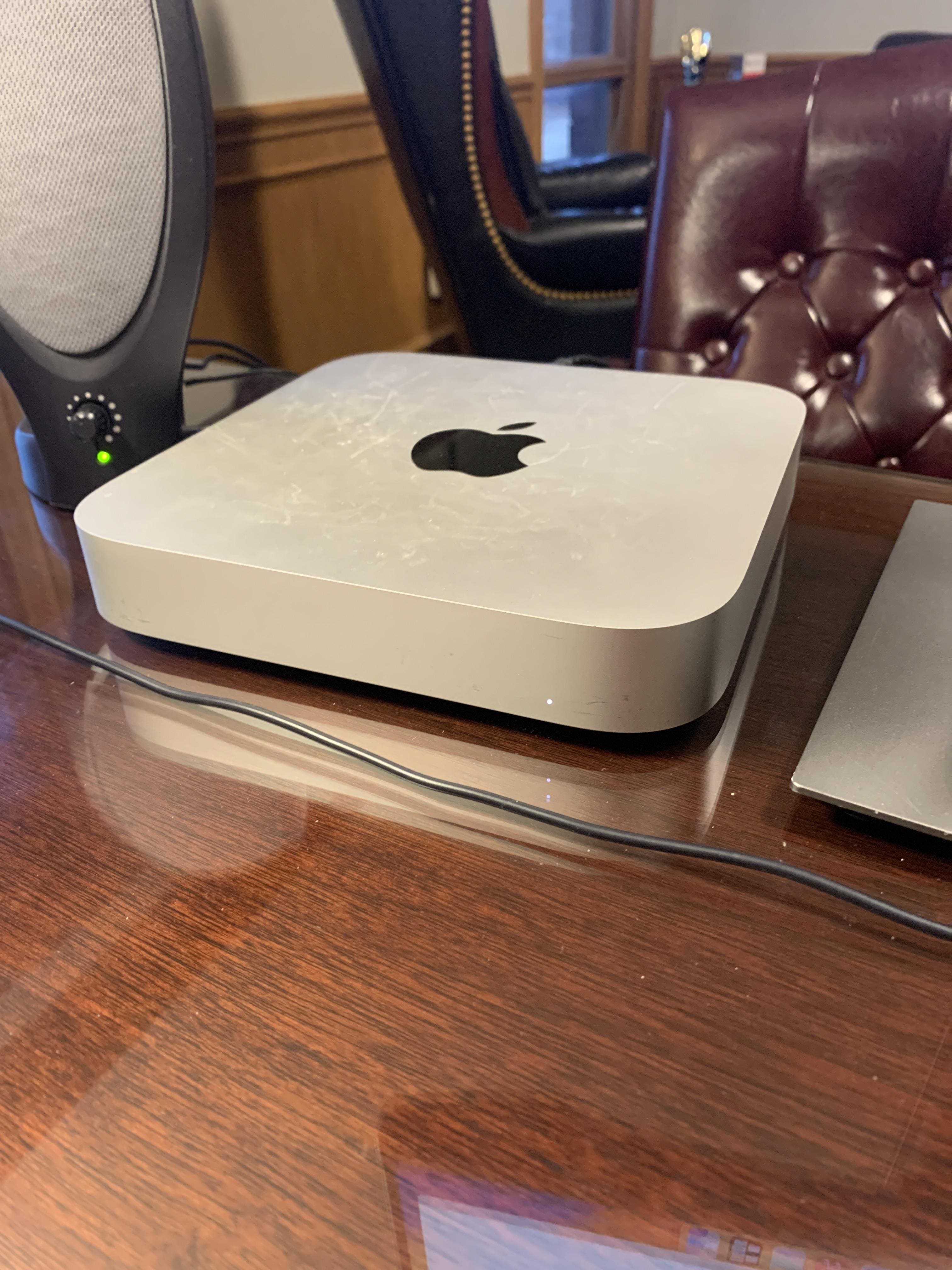 Apple Mac mini Desktop M2 Chip 8GB Memory 256GB SSD Silver