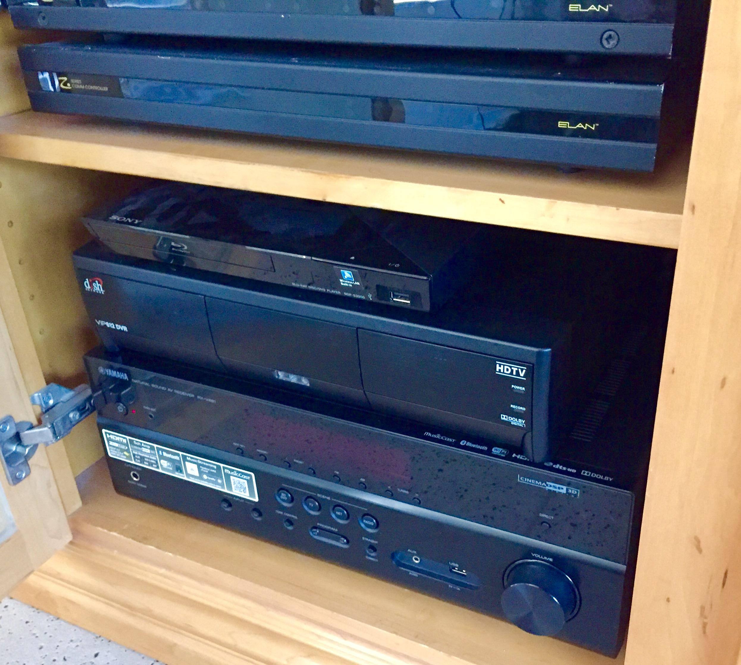 Yamaha Receiver, click to load a larger version