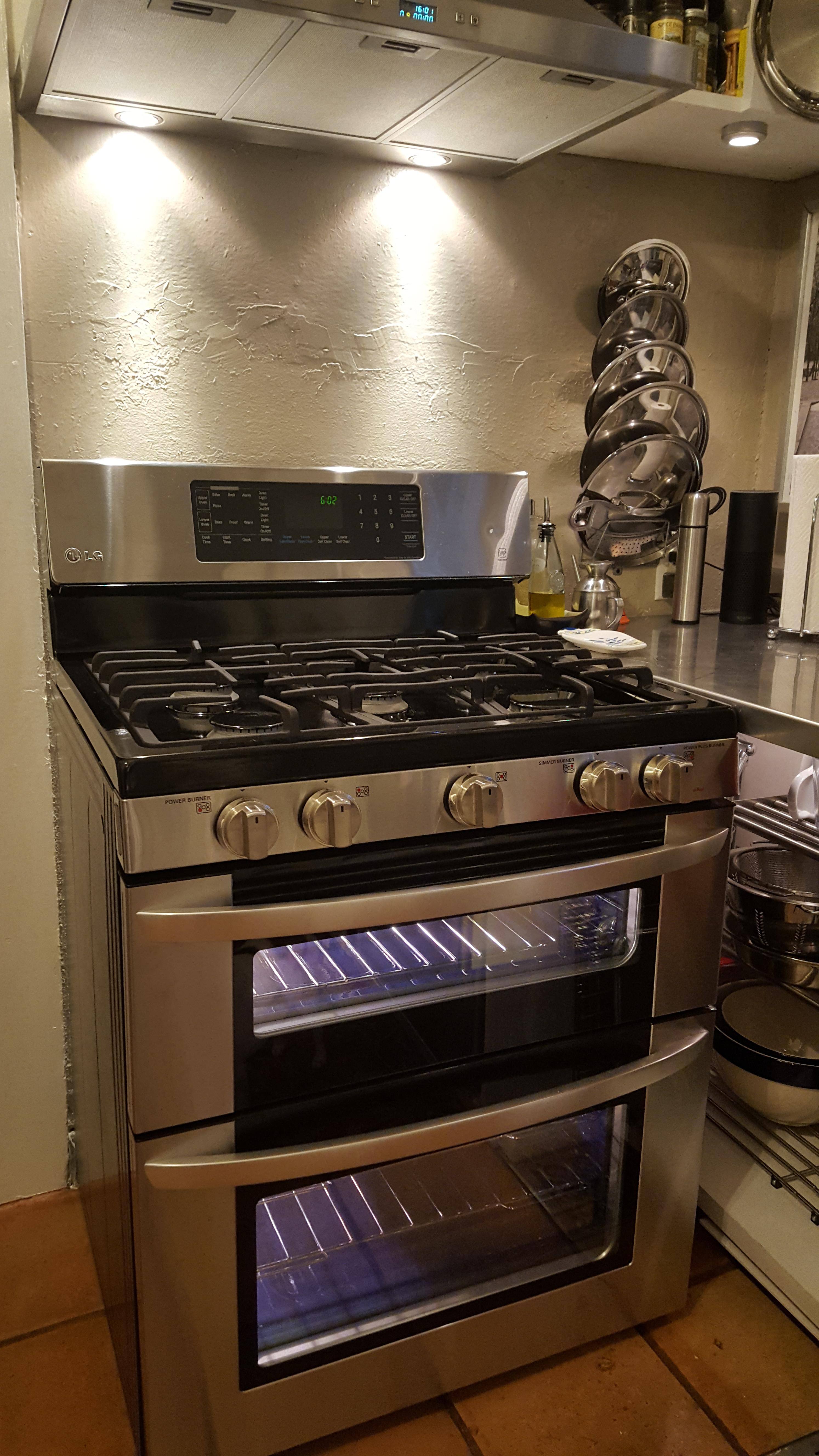 LG double oven stove, click to load a larger version