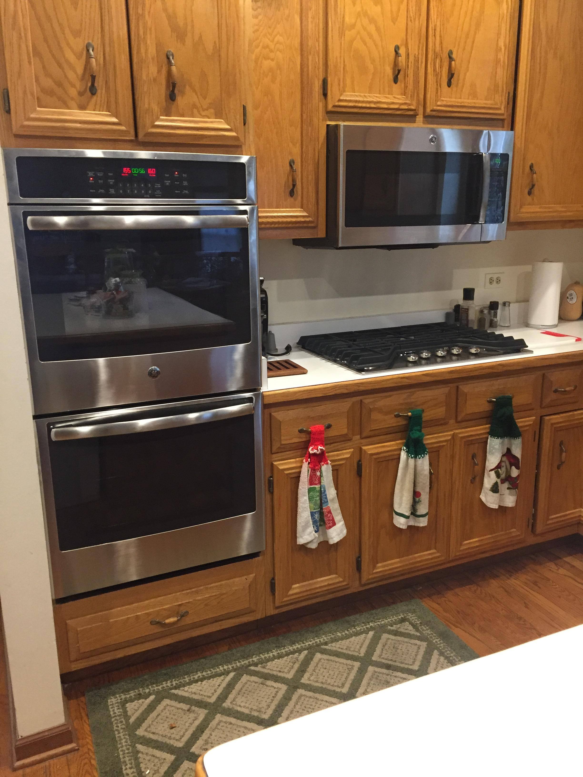 My new GE double oven wall unit with matching microwave., click to load a larger version