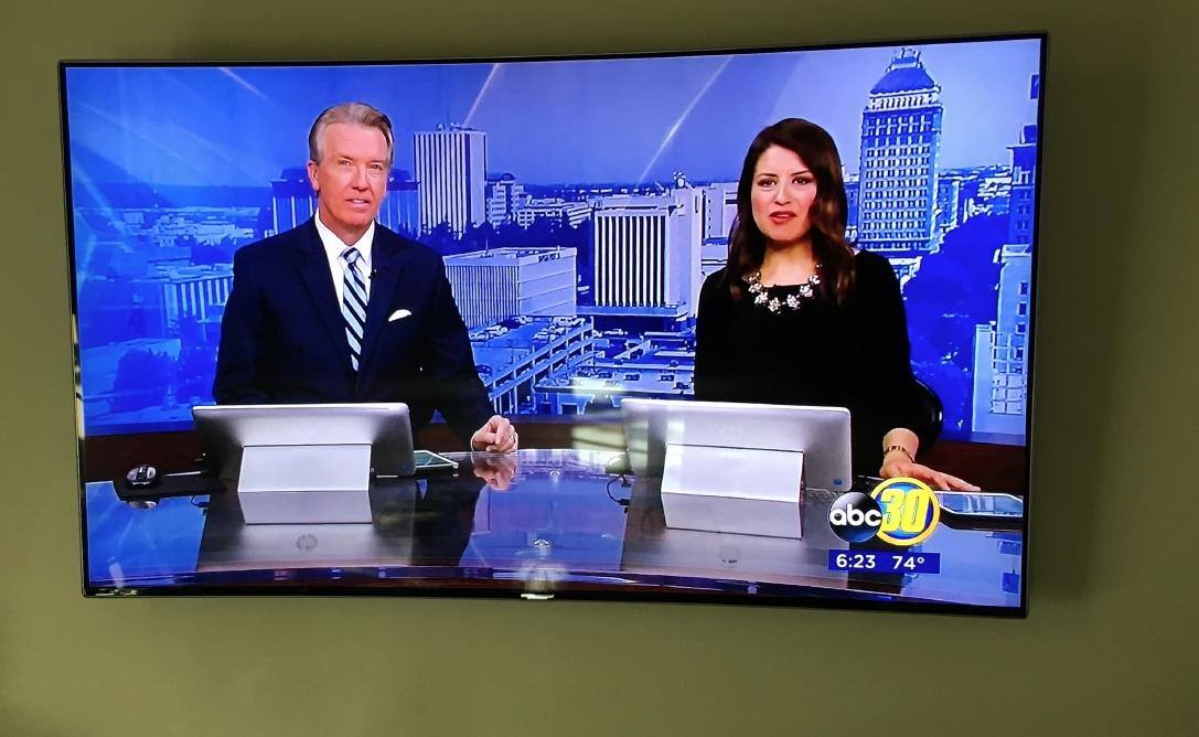 Samsung - 55" Class (54.6" Diag.) - LED - Curved - 2160p - Smart - 4K Ultra HD TV - with High Dynamic Range - Black, click to load a larger version